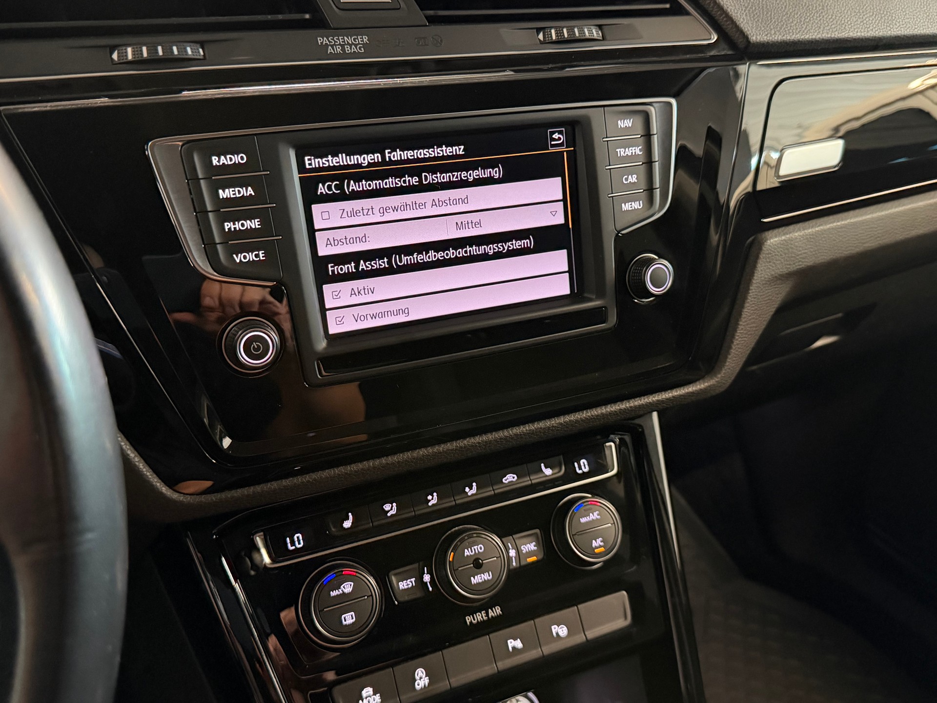 VW Touran 1.4 TSI BlueMotion Technology Highline DSG 7-Sitzer-image-15