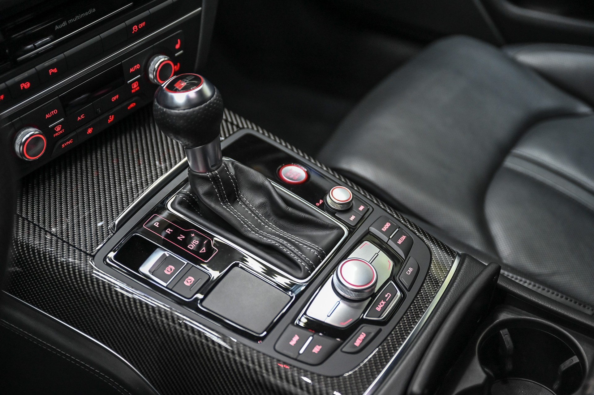 AUDI RS6 Avant 4.0 TFSI V8 performance quattro-image-30