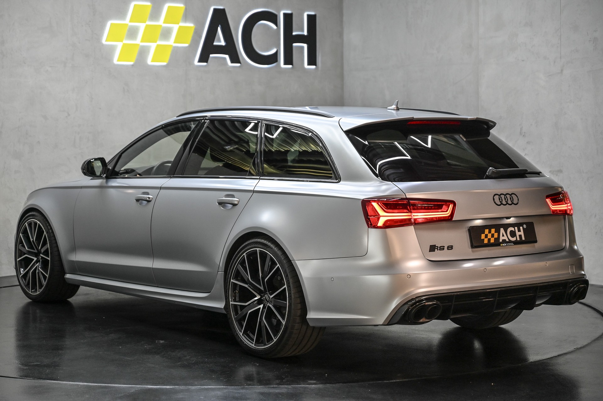AUDI RS6 Avant 4.0 TFSI V8 performance quattro-image-6