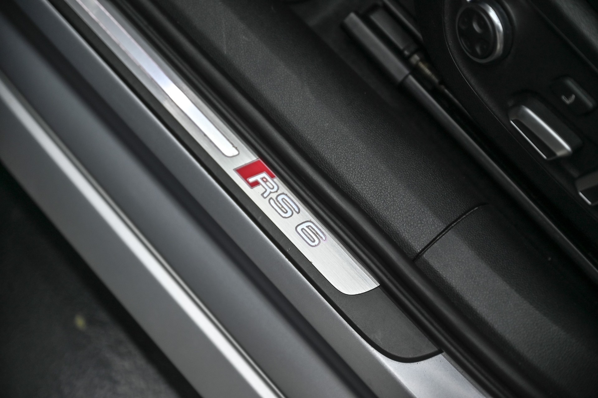 AUDI RS6 Avant 4.0 TFSI V8 performance quattro-image-19