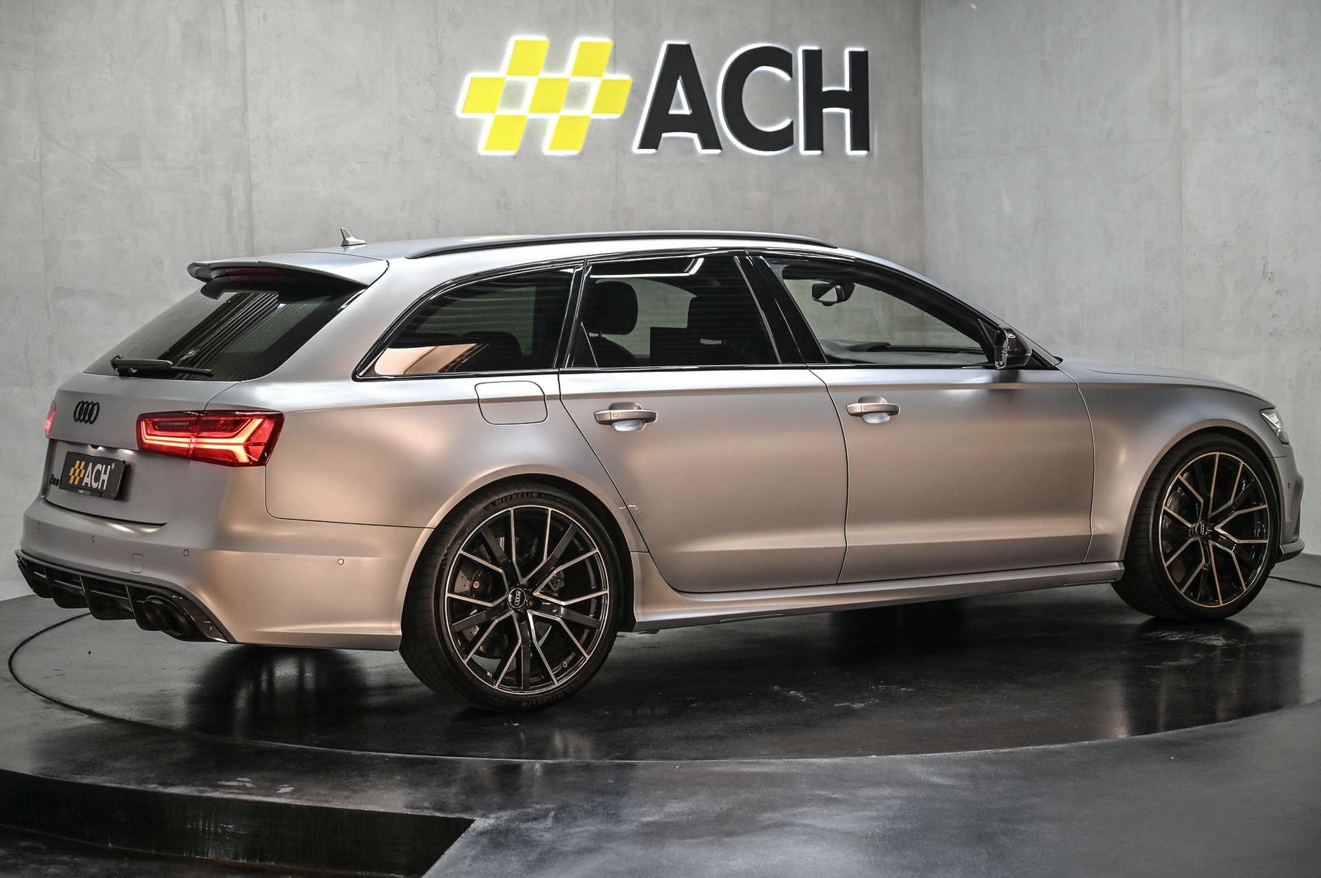AUDI RS6 Avant 4.0 TFSI V8 performance quattro-image-9