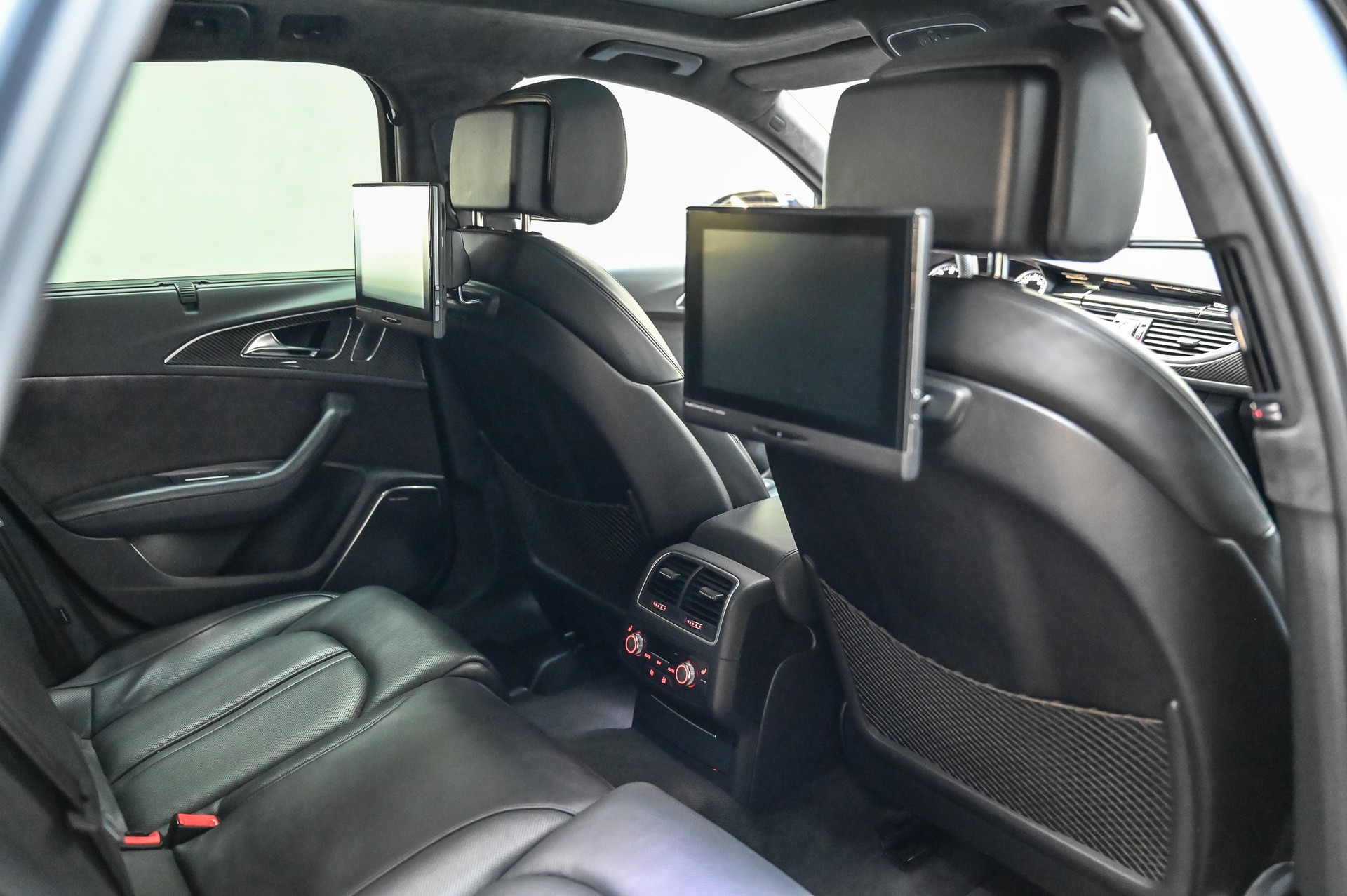 AUDI RS6 Avant 4.0 TFSI V8 performance quattro-image-28