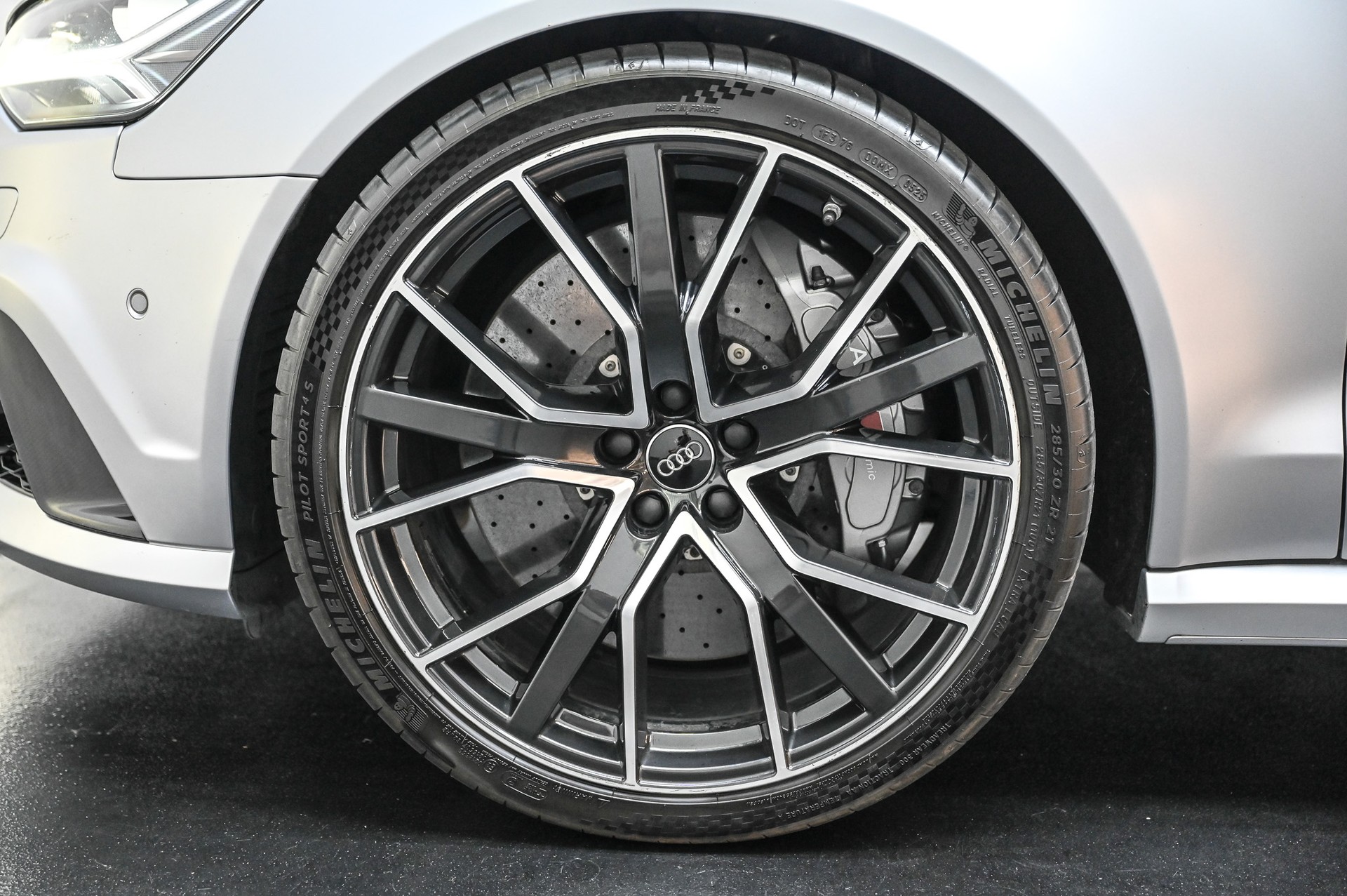 AUDI RS6 Avant 4.0 TFSI V8 performance quattro-image-14