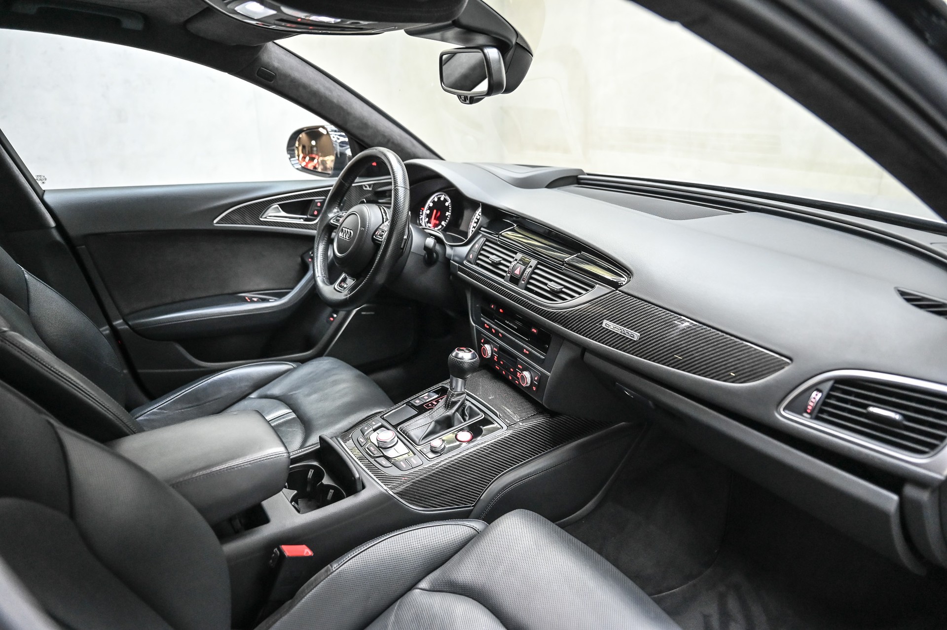 AUDI RS6 Avant 4.0 TFSI V8 performance quattro-image-24