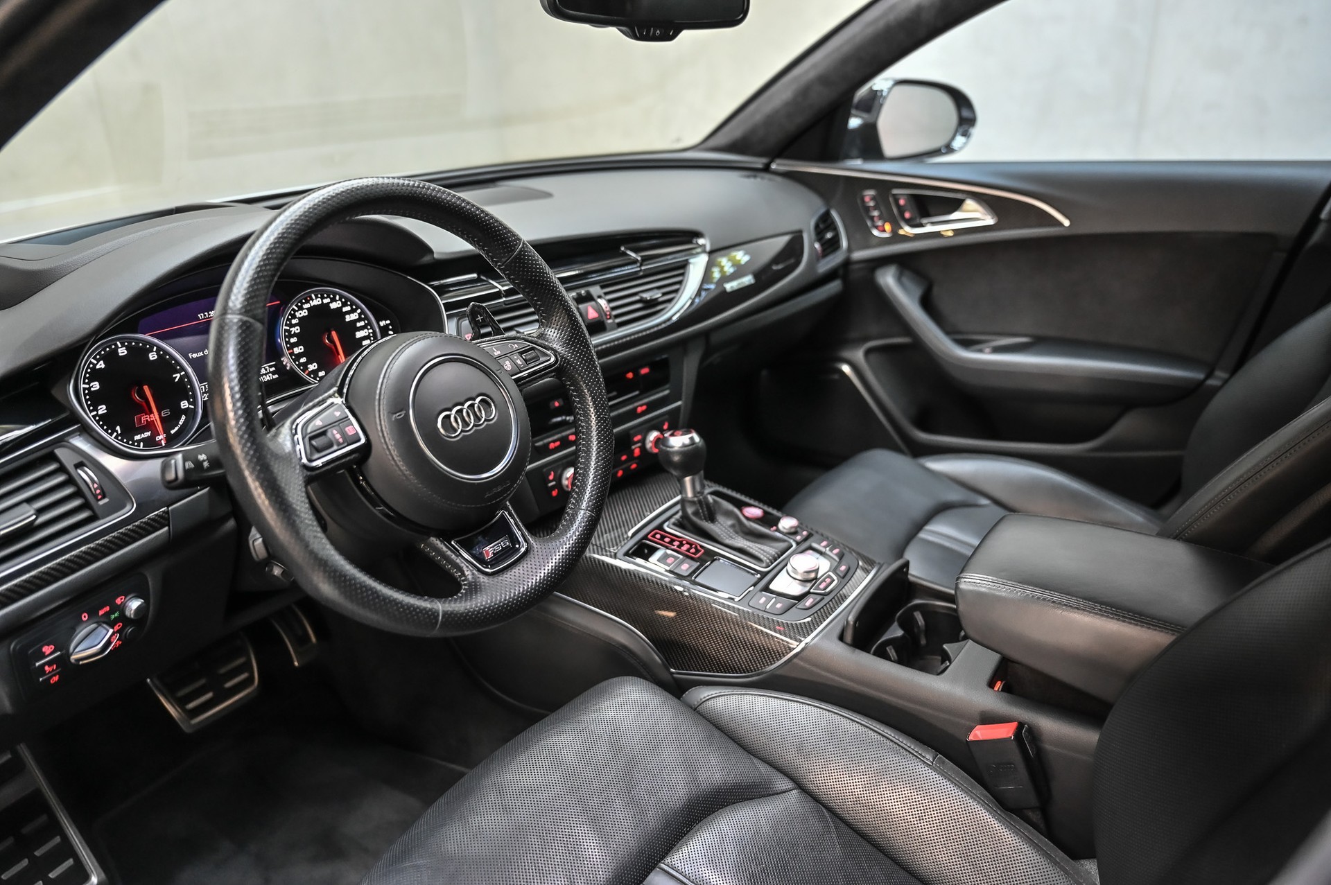 AUDI RS6 Avant 4.0 TFSI V8 performance quattro-image-21
