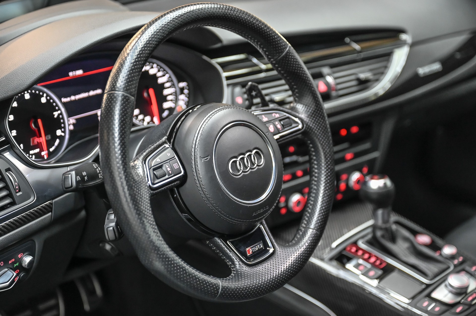 AUDI RS6 Avant 4.0 TFSI V8 performance quattro-image-20