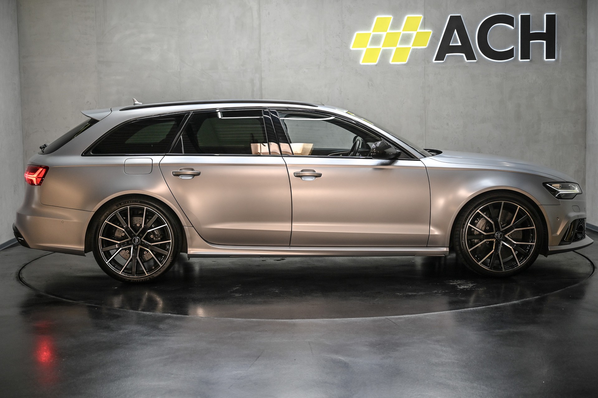 AUDI RS6 Avant 4.0 TFSI V8 performance quattro-image-10