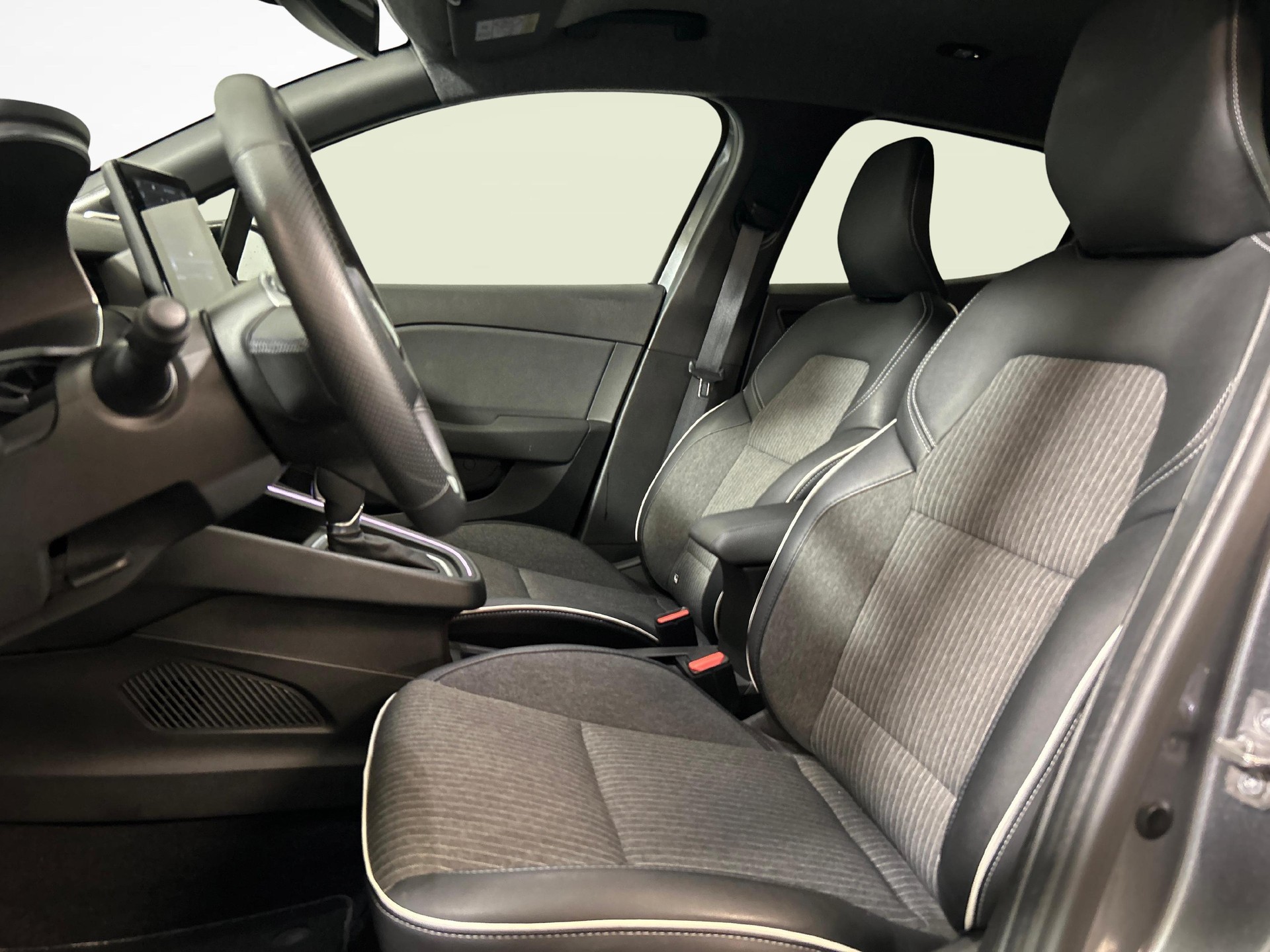 MITSUBISHI Colt 1.6 HEV Instyle-showroom-element-2