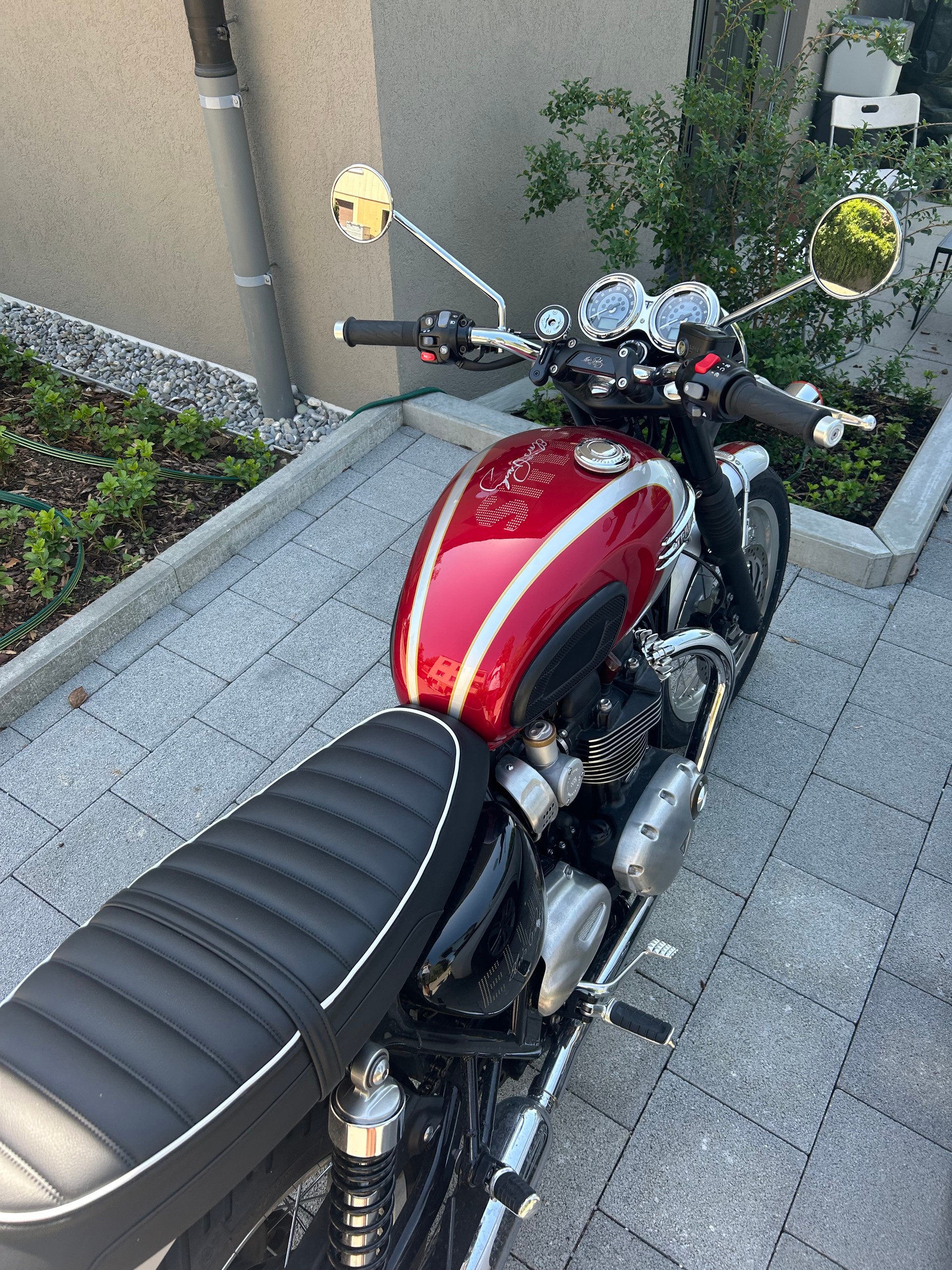 TRIUMPH Bonneville T120-image-0