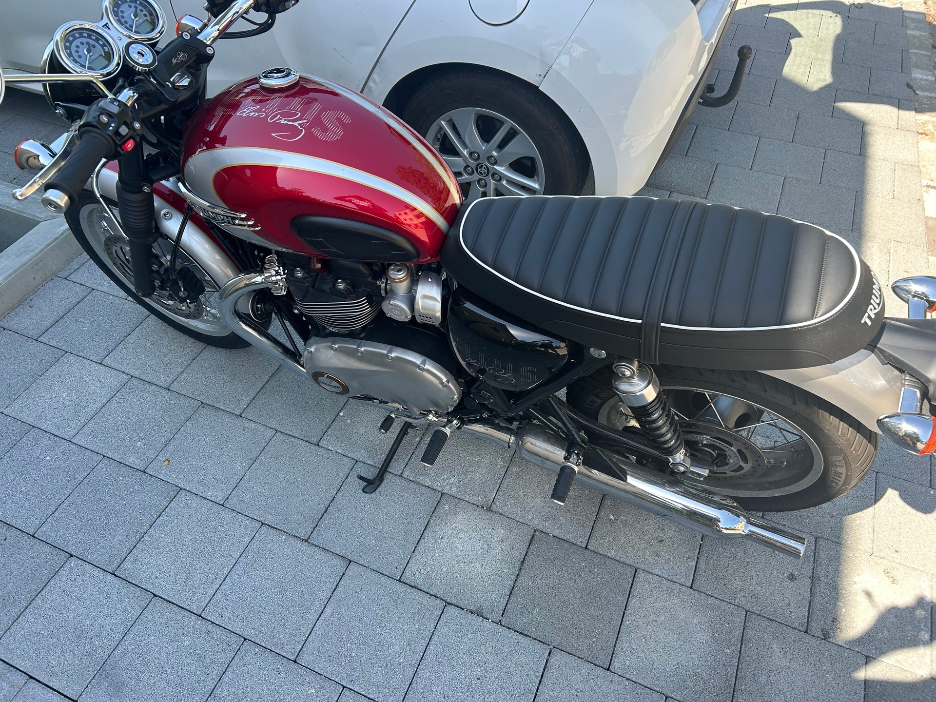 TRIUMPH Bonneville T120-image-2
