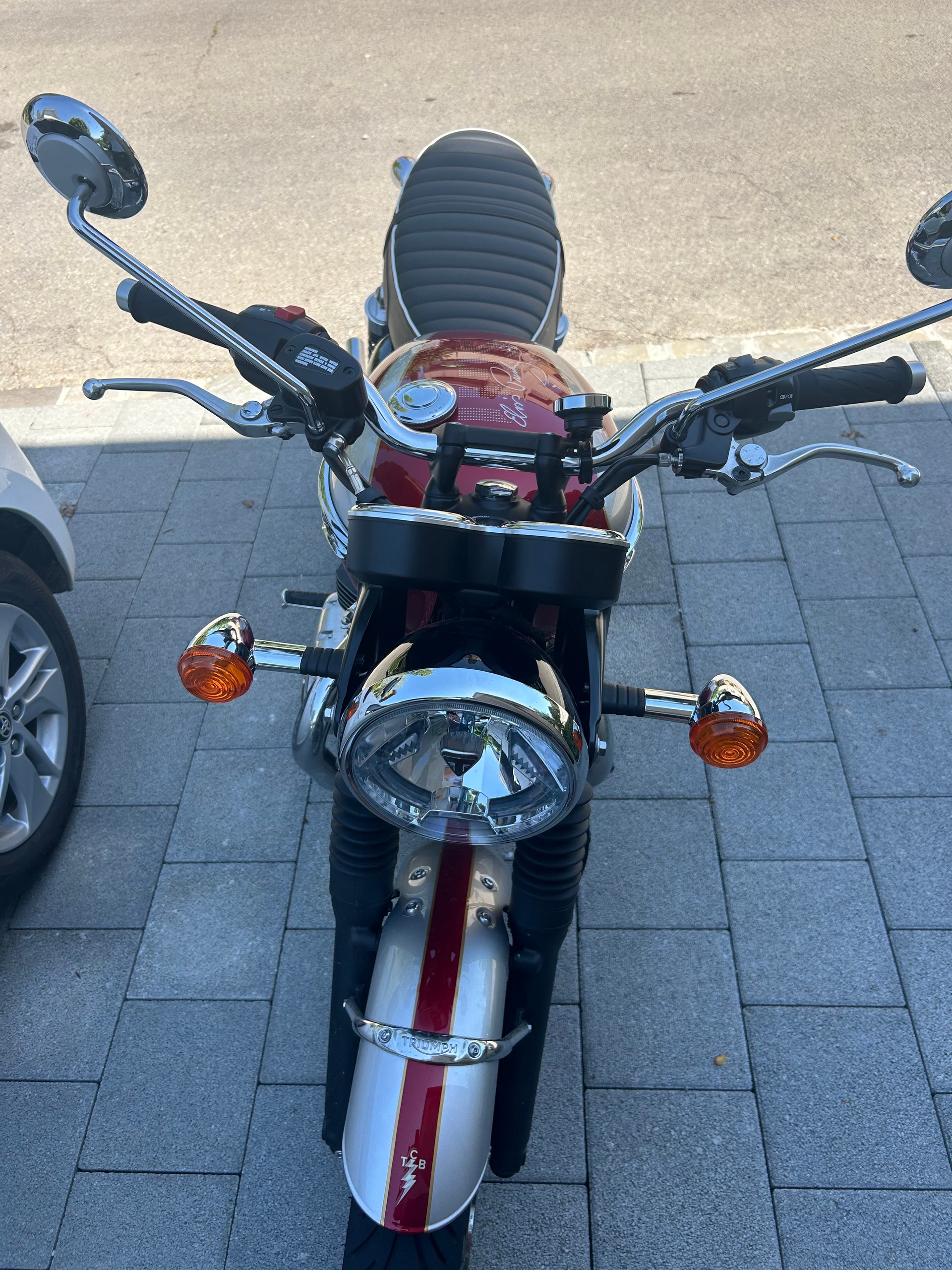TRIUMPH Bonneville T120-image-3