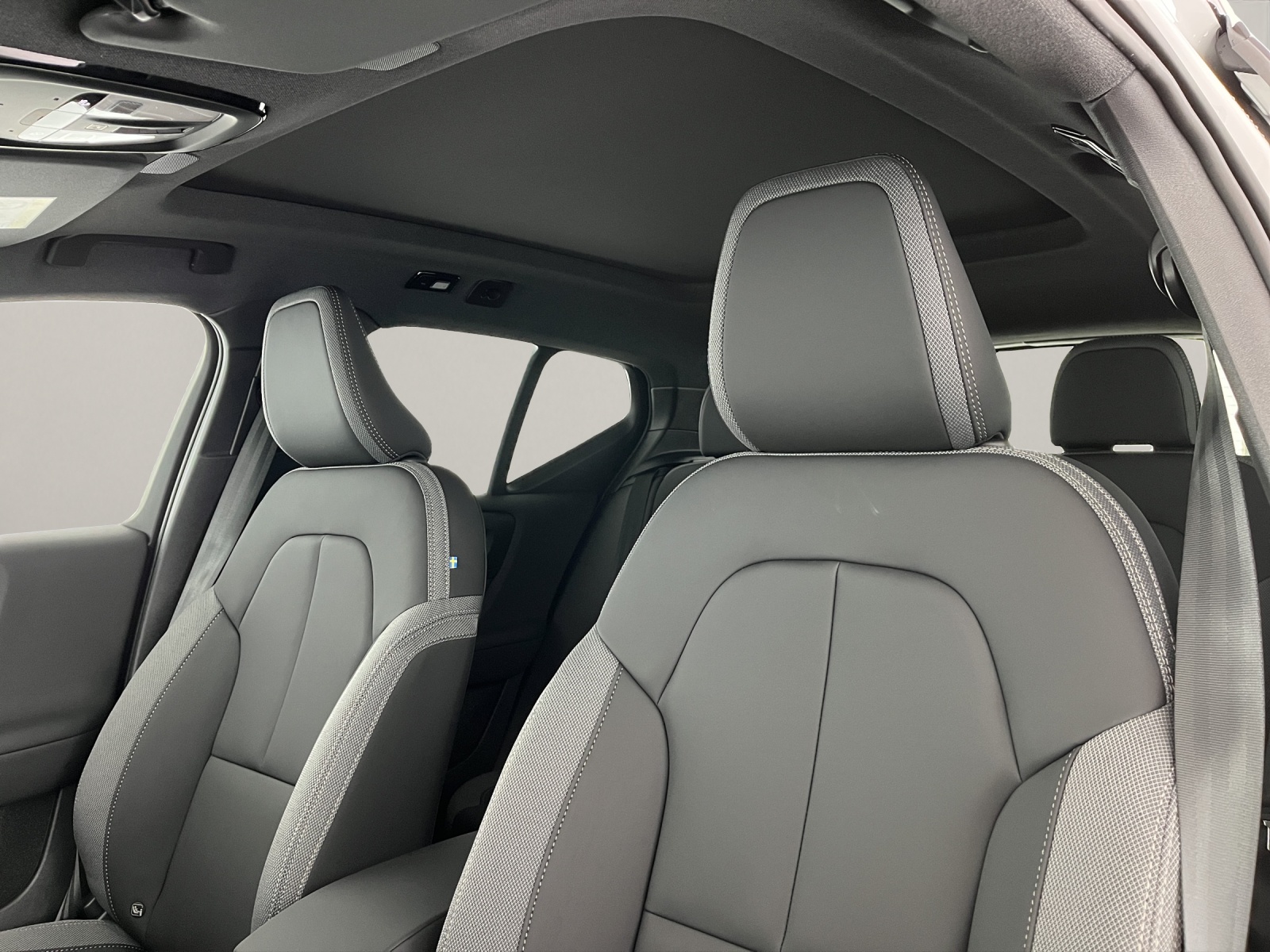 VOLVO EX40 Twin Performance Ultra AWD-image-10