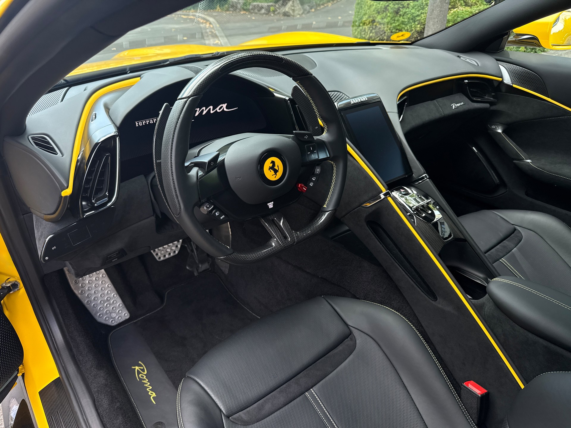FERRARI Roma 3.9 V8 T-showroom-element-3
