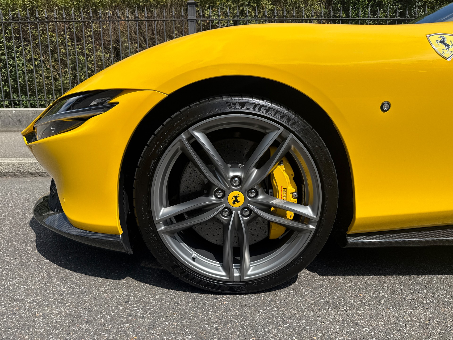 FERRARI Roma 3.9 V8 T-showroom-element-2