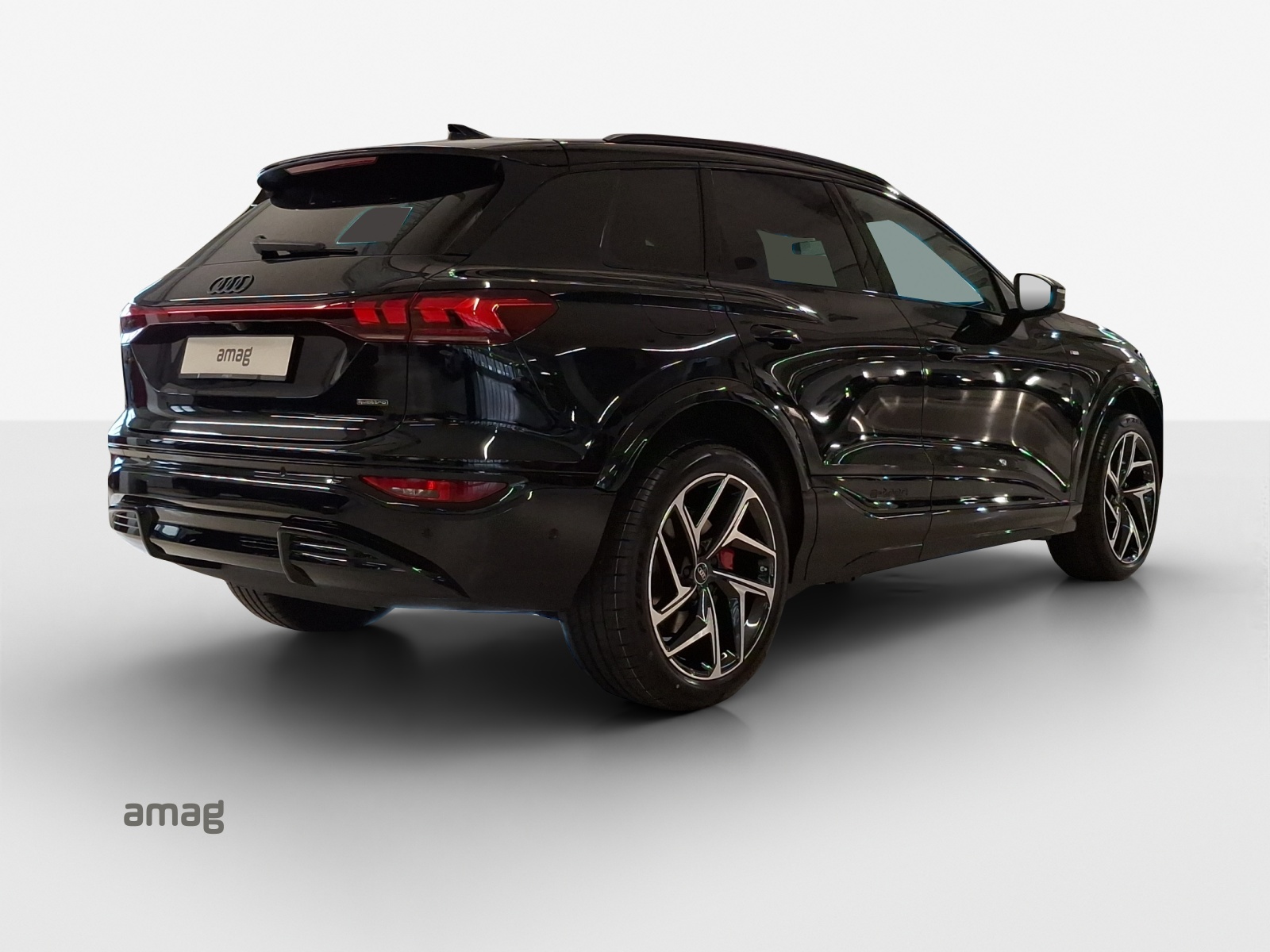 AUDI Q6 e-tron quattro-image-4