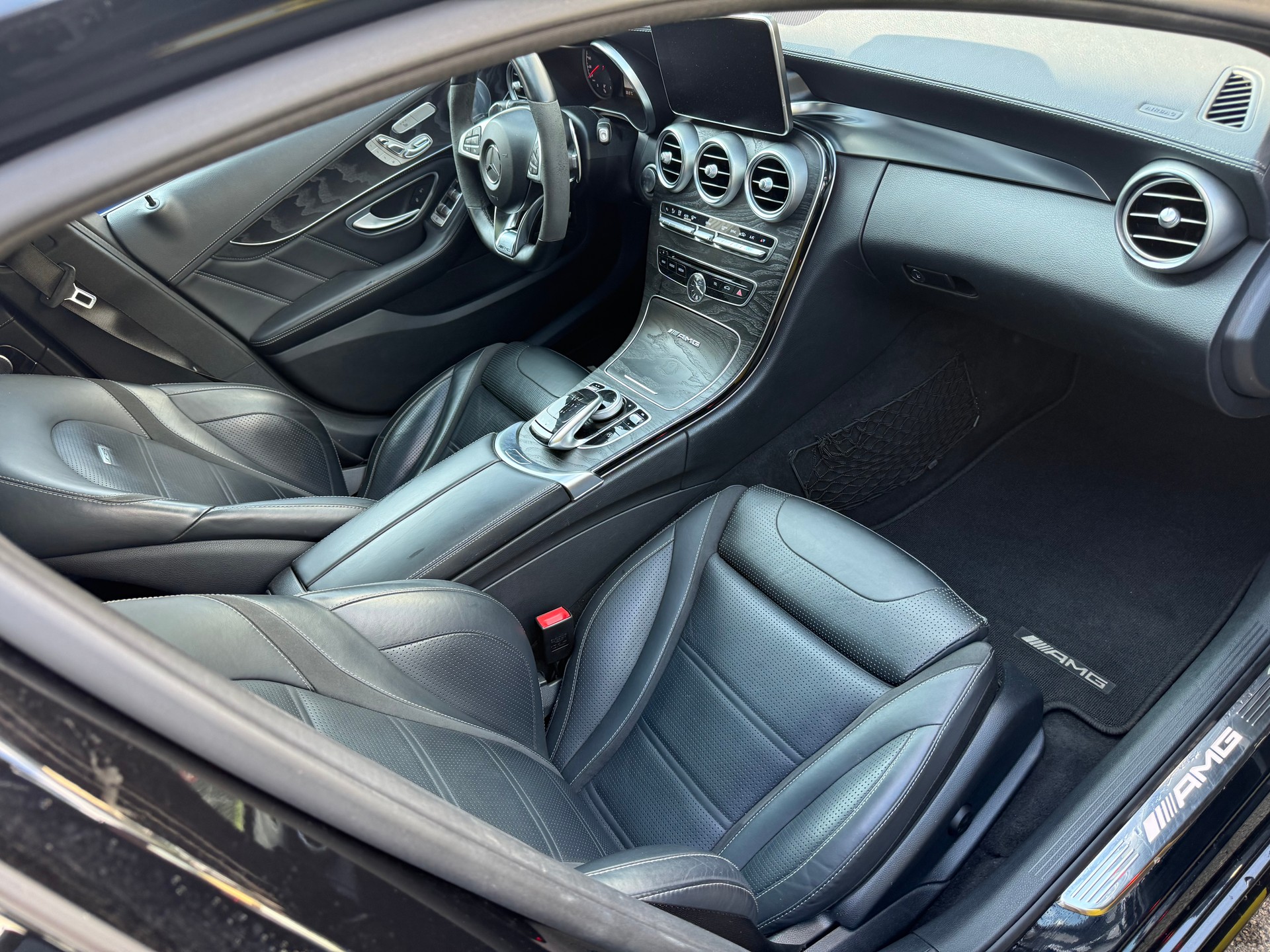 MERCEDES-BENZ C 63 AMG Speedshift-image-10