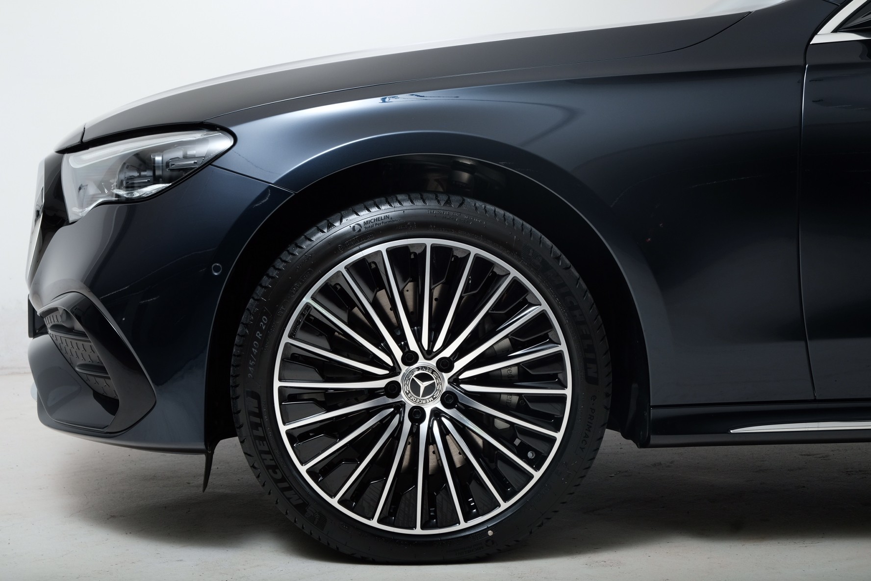 MERCEDES-BENZ E 450 9G-Tronic 4Matic-showroom-element-2