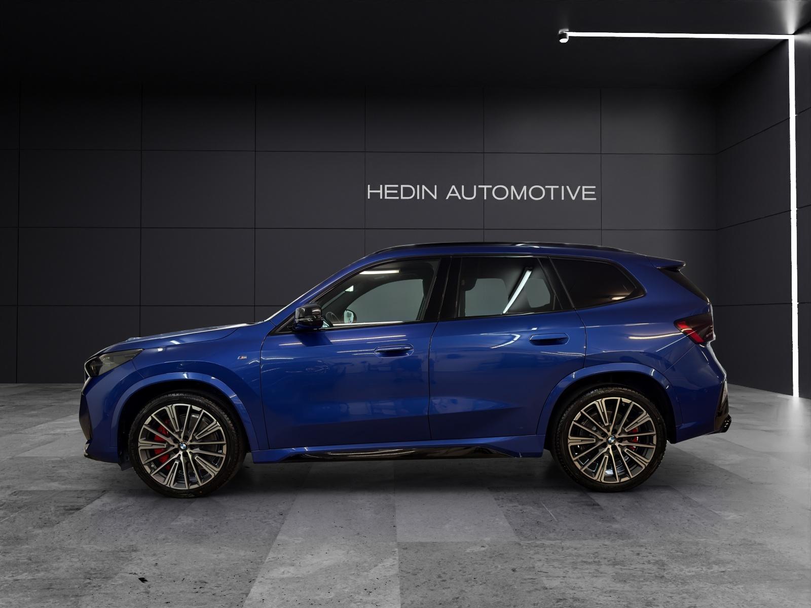 BMW X1 M35i-showroom-element-1