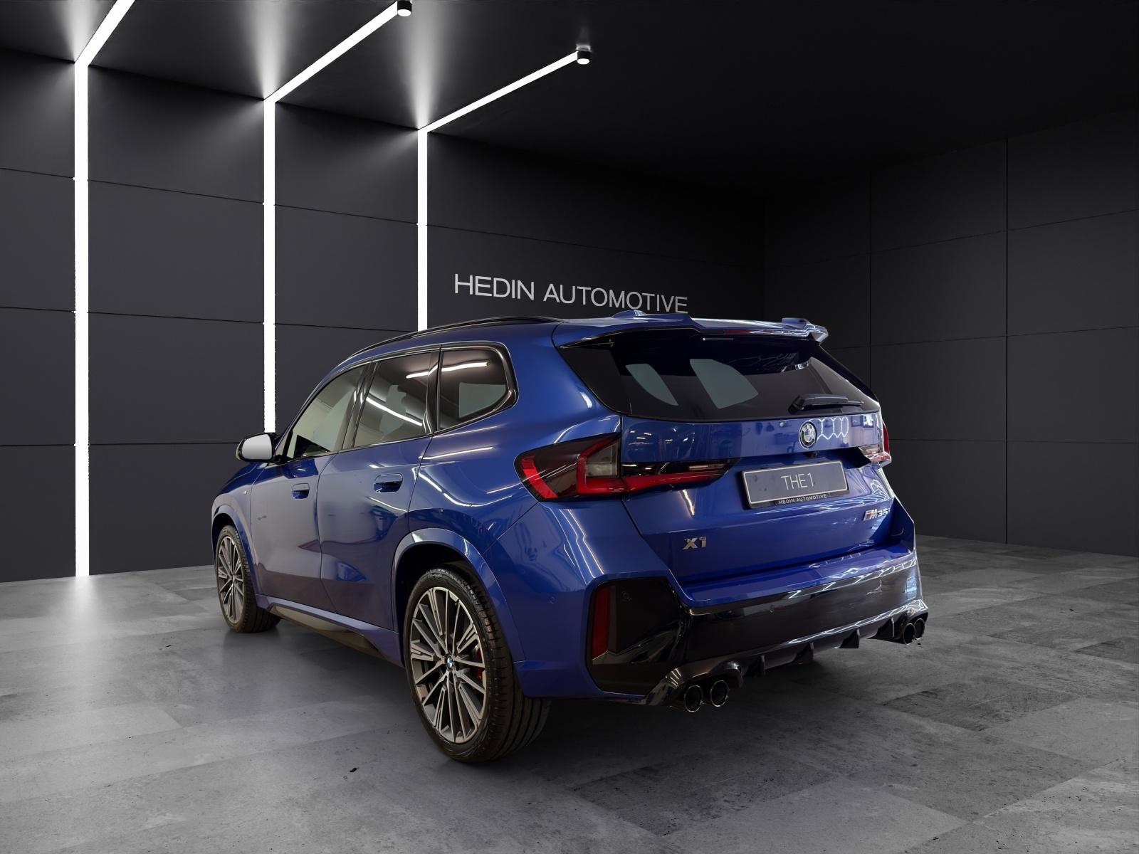 BMW X1 M35i-showroom-element-2