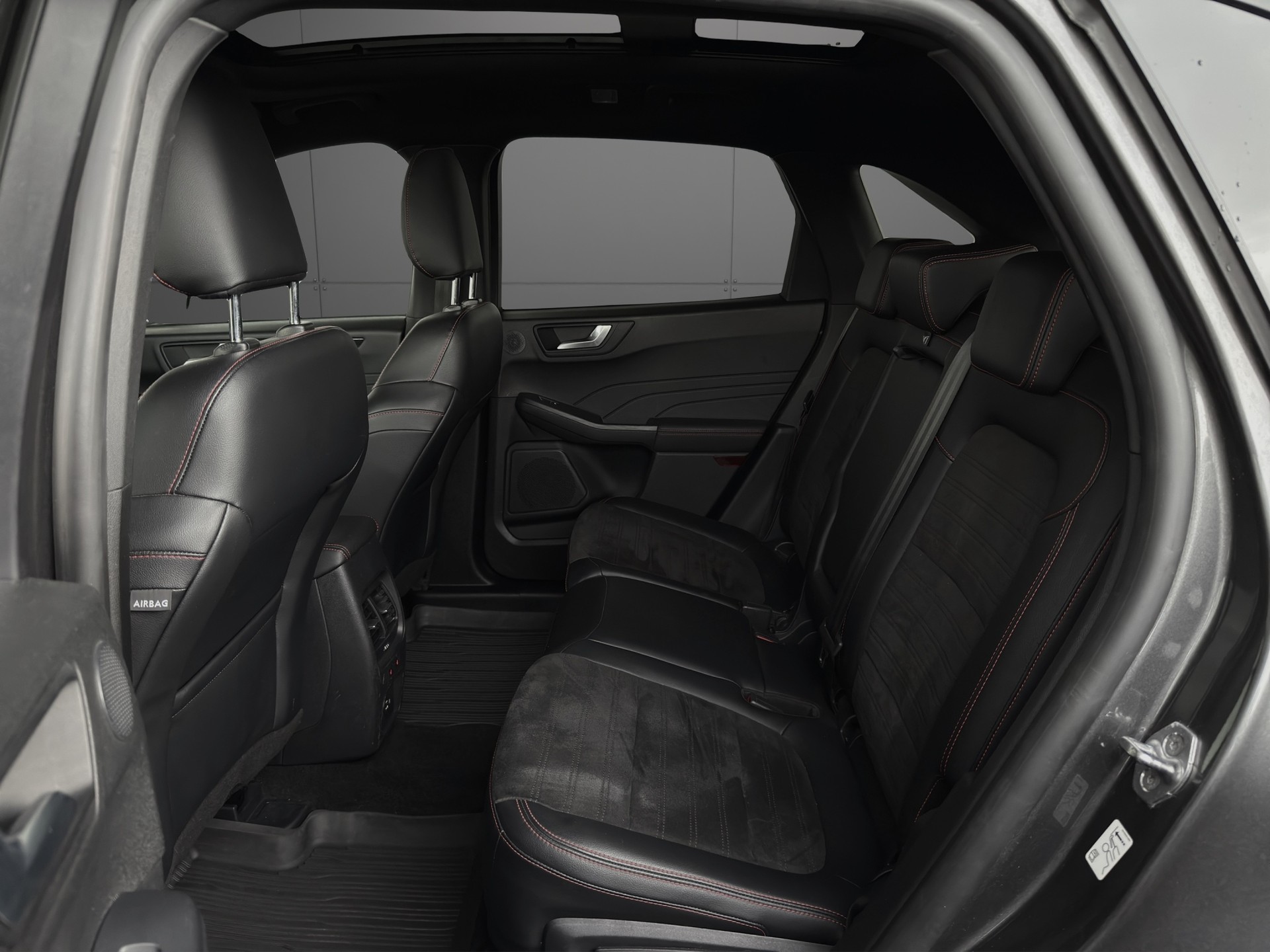 FORD Kuga 2.5 FHEV ST-Line X 4WD-image-9