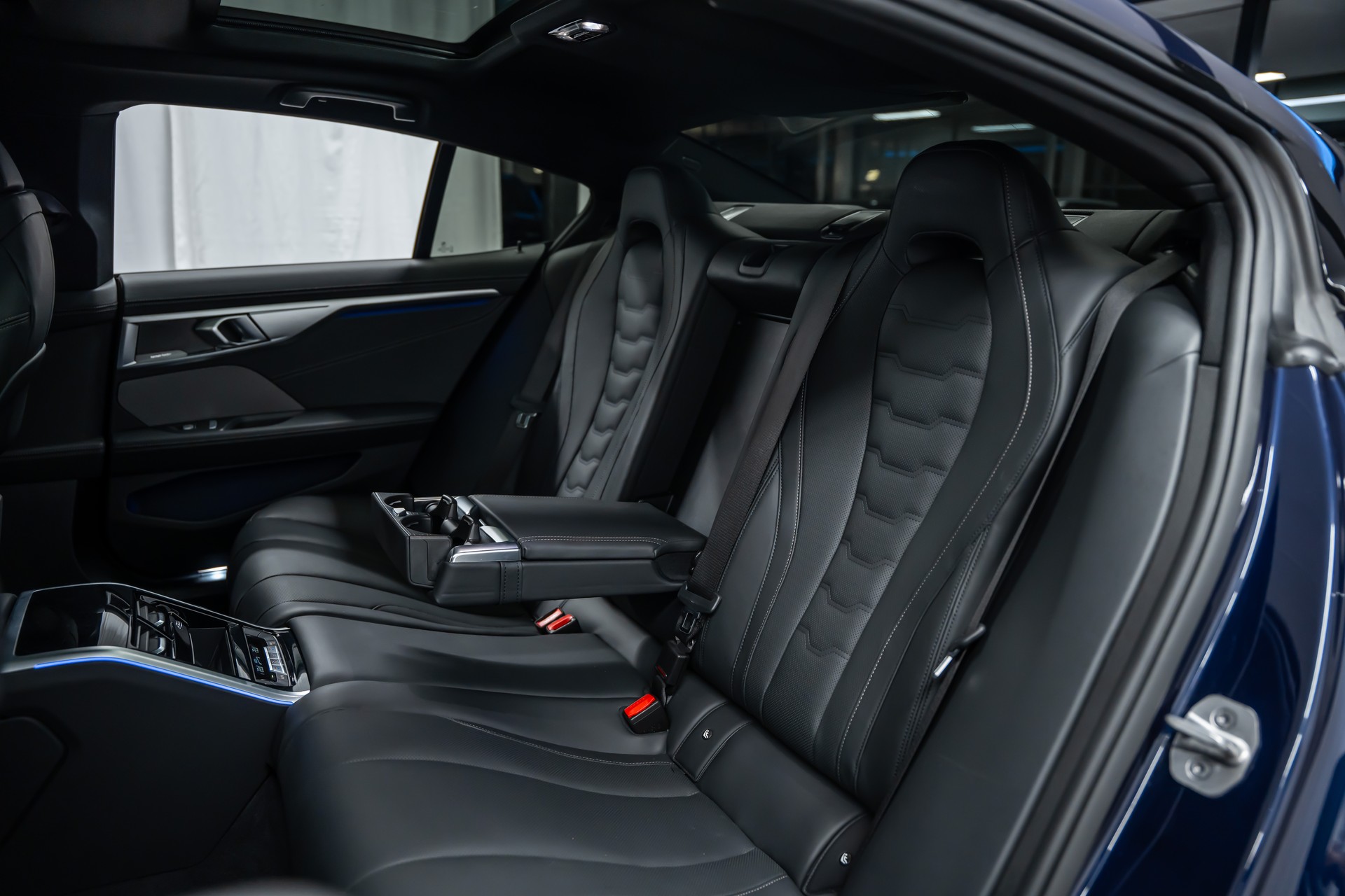 BMW M850i xDrive Gran Coupé Steptronic *Facelift*Panorama*Iconic Glow*360°*-image-15