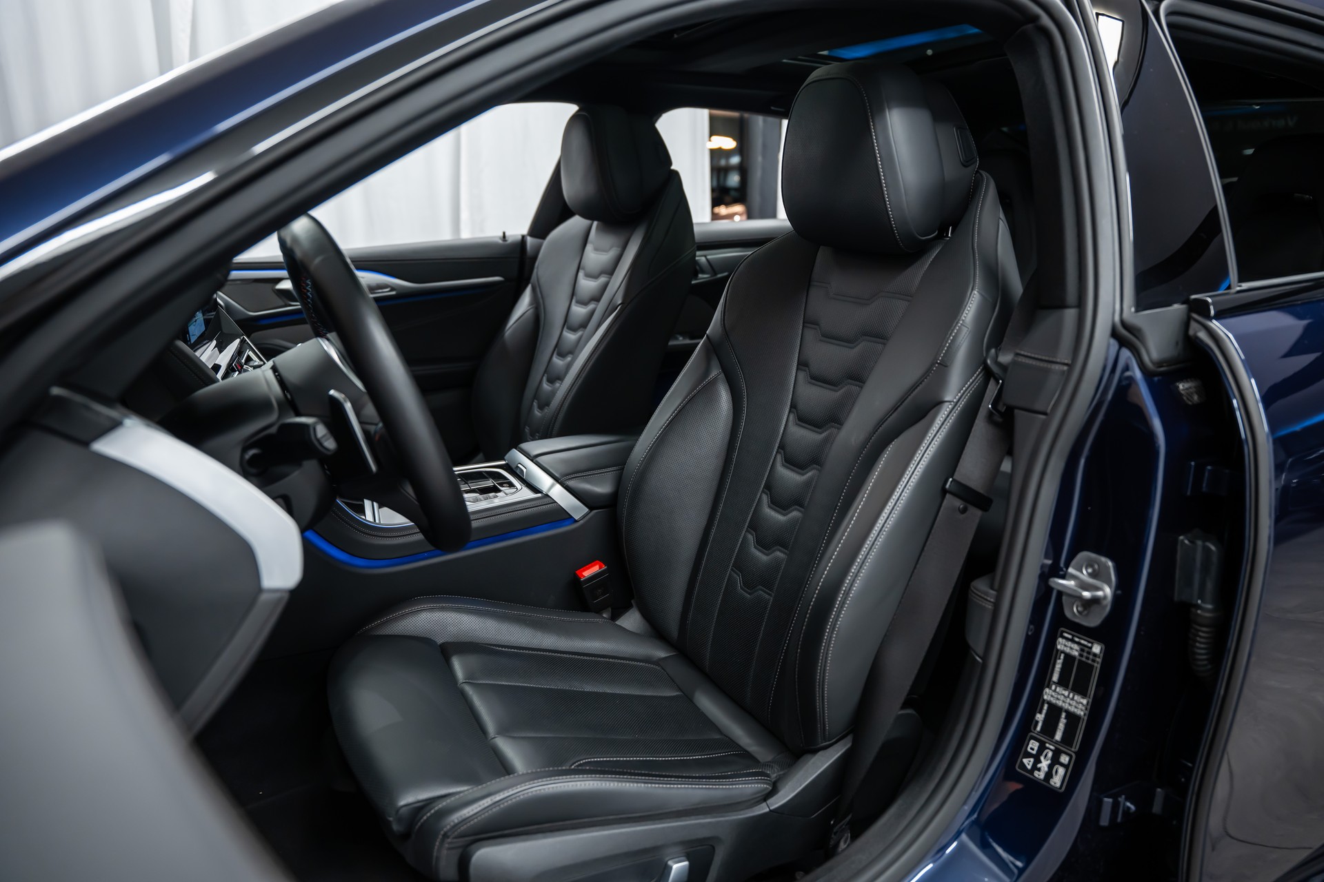 BMW M850i xDrive Gran Coupé Steptronic *Facelift*Panorama*Iconic Glow*360°*-image-13