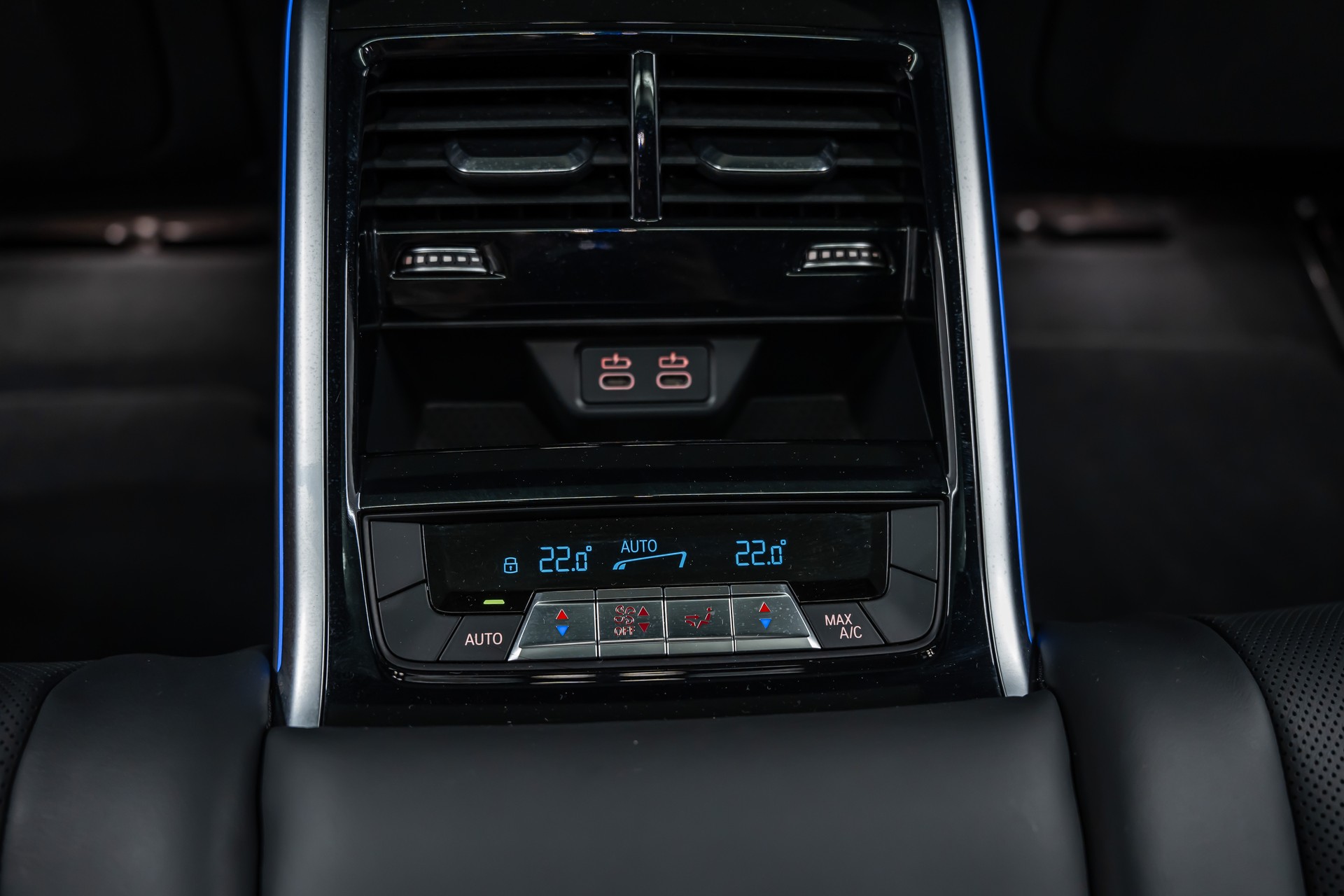 BMW M850i xDrive Gran Coupé Steptronic *Facelift*Panorama*Iconic Glow*360°*-image-17