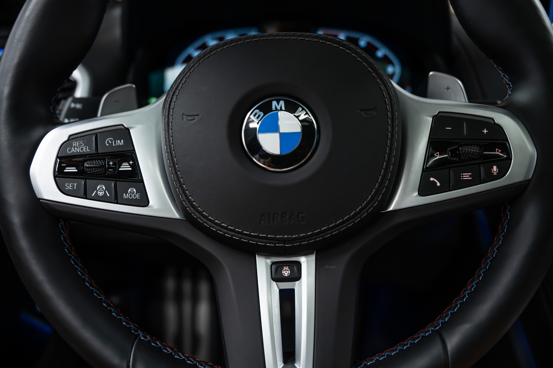 BMW M850i xDrive Gran Coupé Steptronic *Facelift*Panorama*Iconic Glow*360°*-image-23