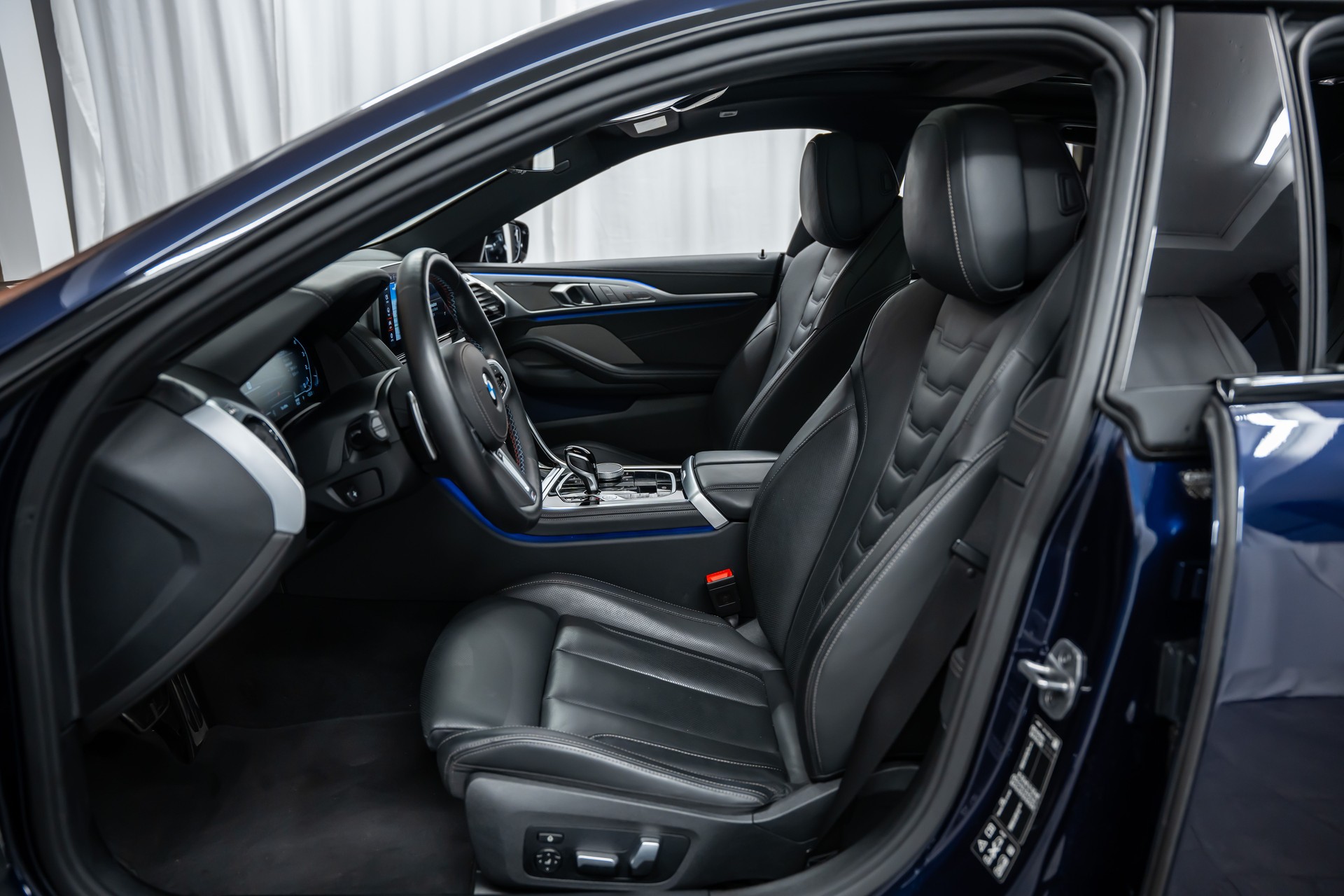 BMW M850i xDrive Gran Coupé Steptronic *Facelift*Panorama*Iconic Glow*360°*-image-12