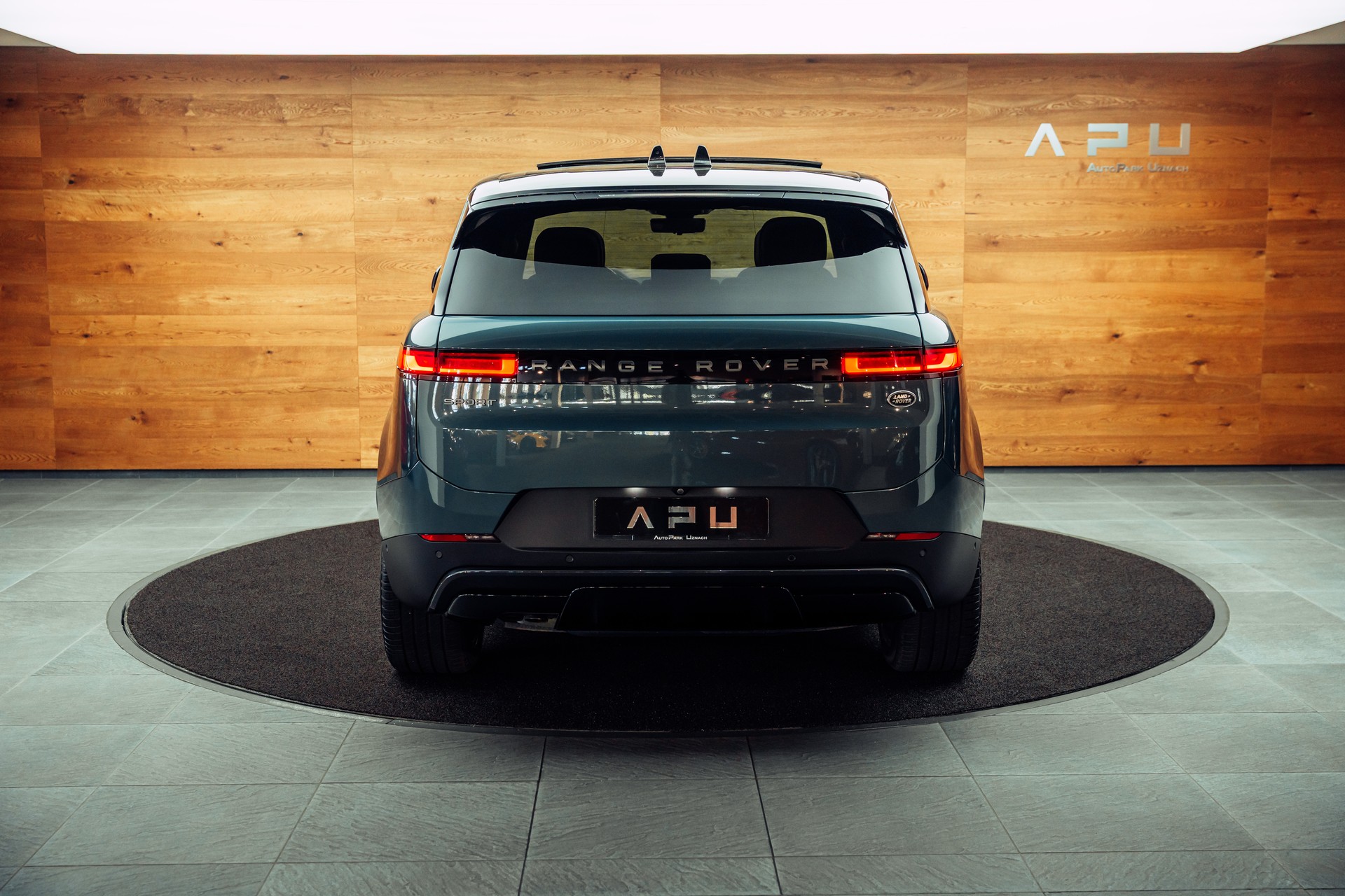 LAND ROVER Range Rover Sport D300 3.0 TD6 MHEV Dynamic SE Automatic Giola Green-image-19