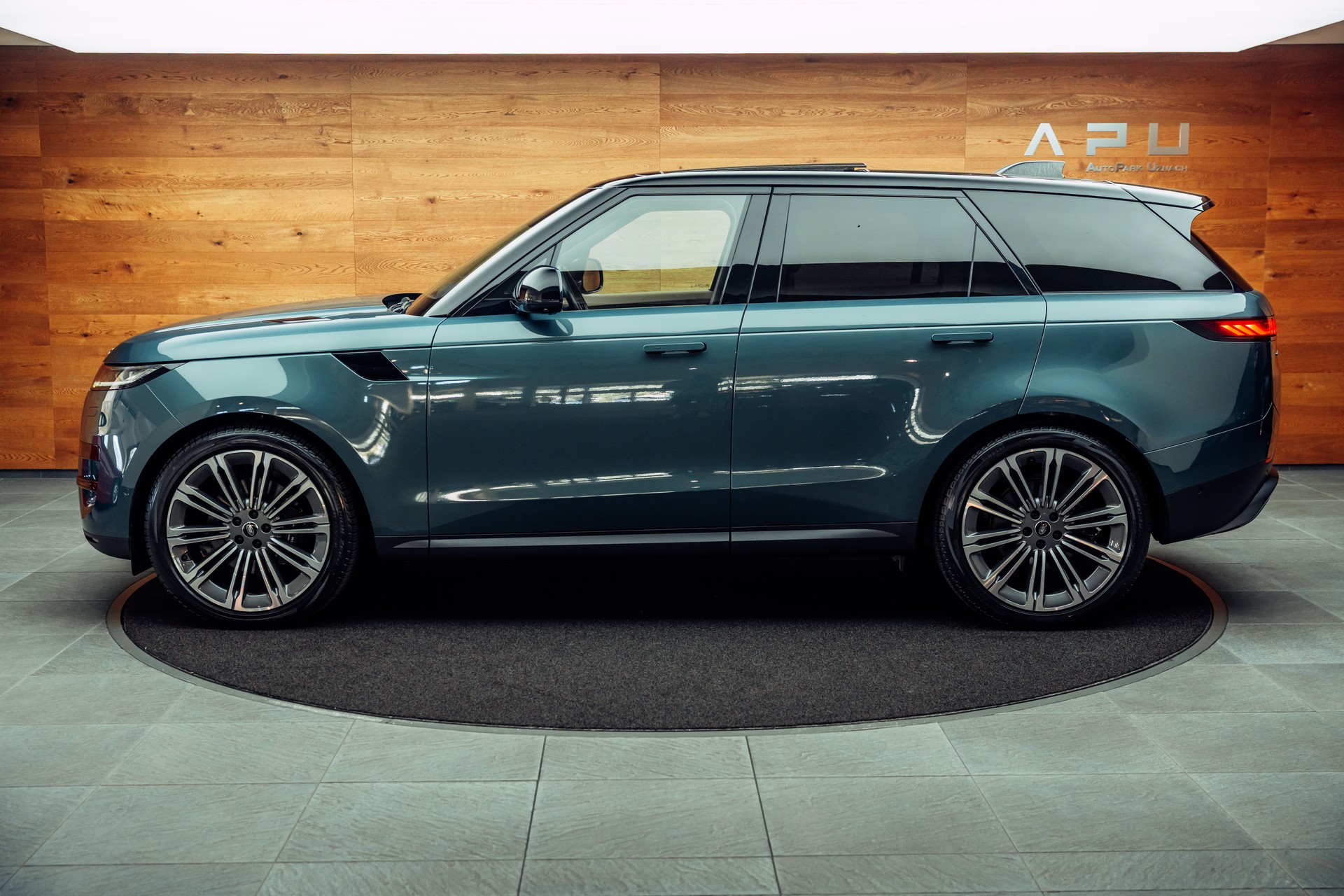 LAND ROVER Range Rover Sport D300 3.0 TD6 MHEV Dynamic SE Automatic Giola Green-image-11