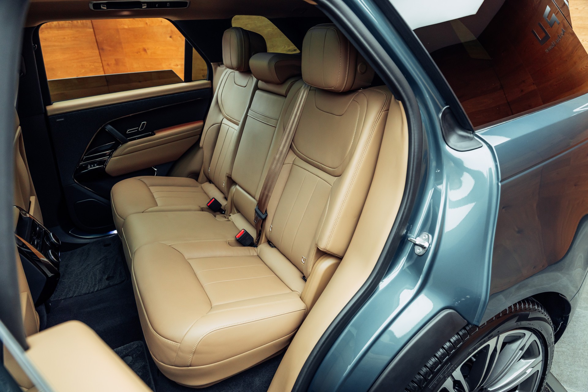 LAND ROVER Range Rover Sport D300 3.0 TD6 MHEV Dynamic SE Automatic Giola Green-image-7