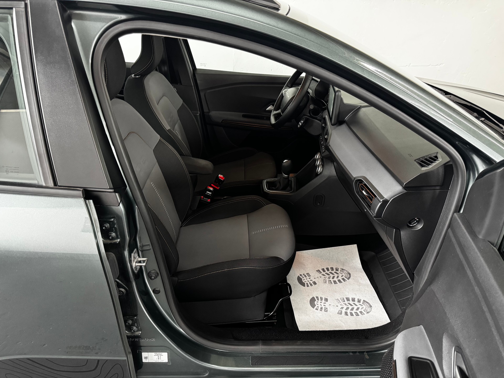 DACIA Sandero Stepway TCe 90 Comfort CVT-image-18