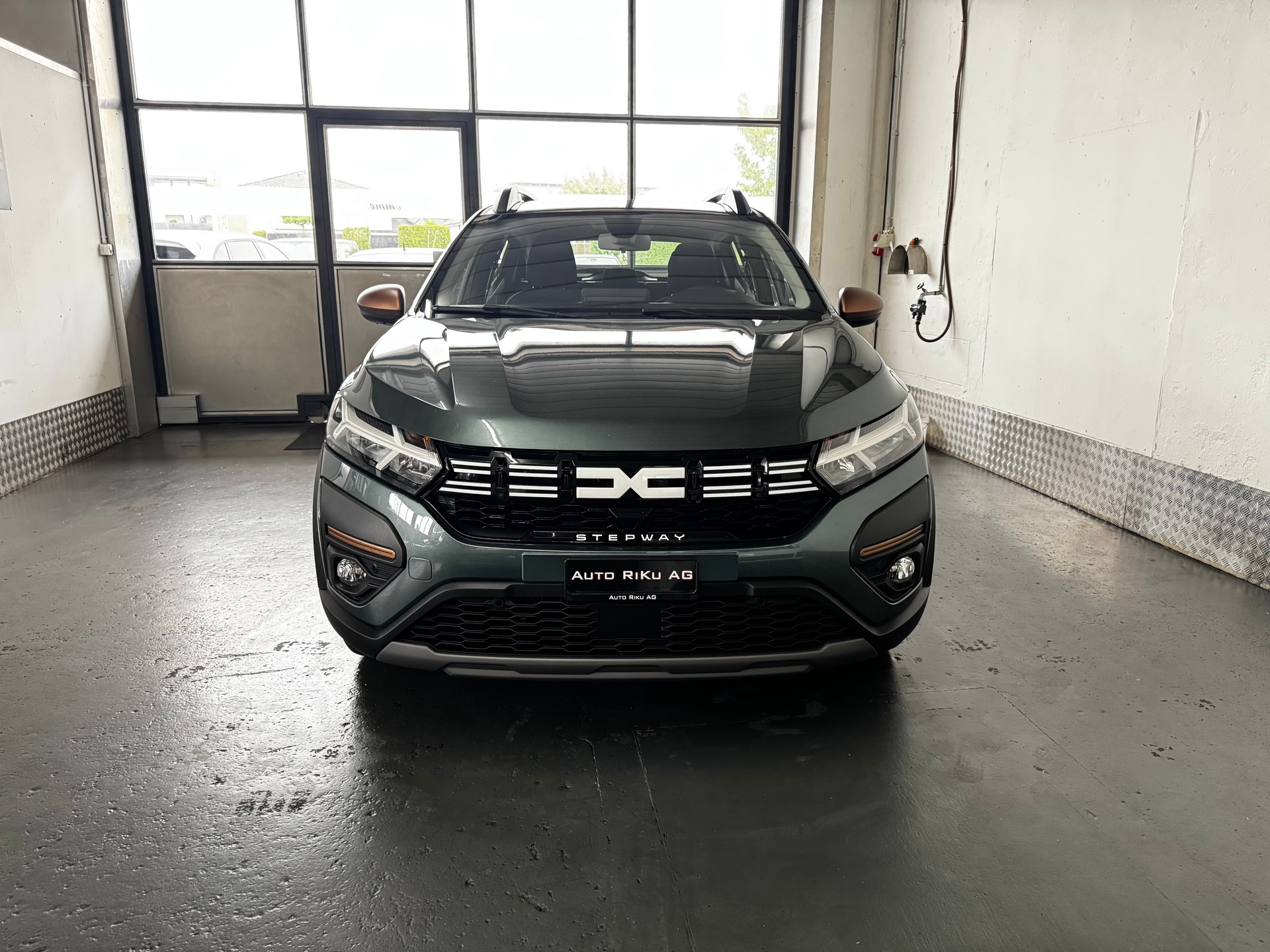 DACIA Sandero Stepway TCe 90 Comfort CVT-showroom-element-3