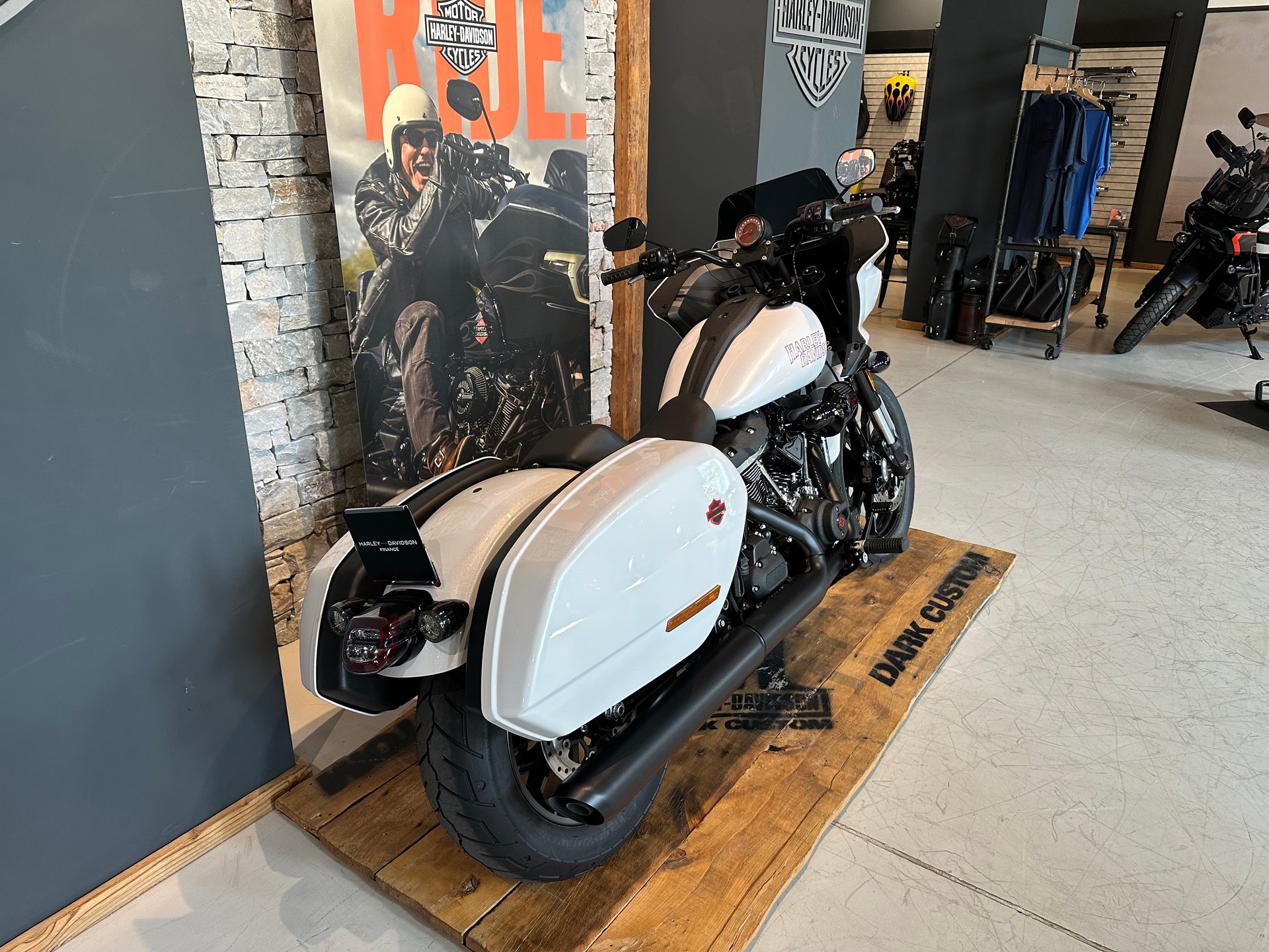 HARLEY-DAVIDSON FXLRST Low Rider ST 117ci-image-2