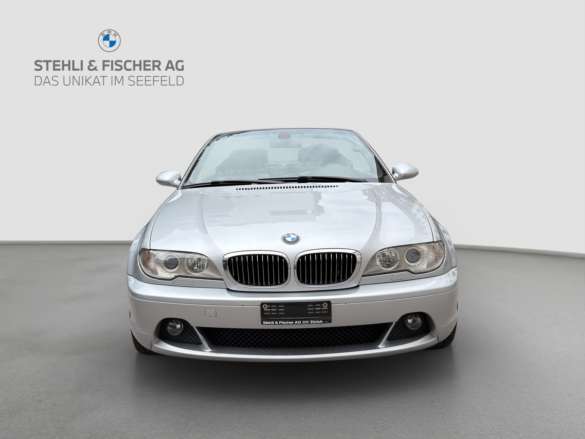 BMW 330Ci Cabriolet-showroom-element-1