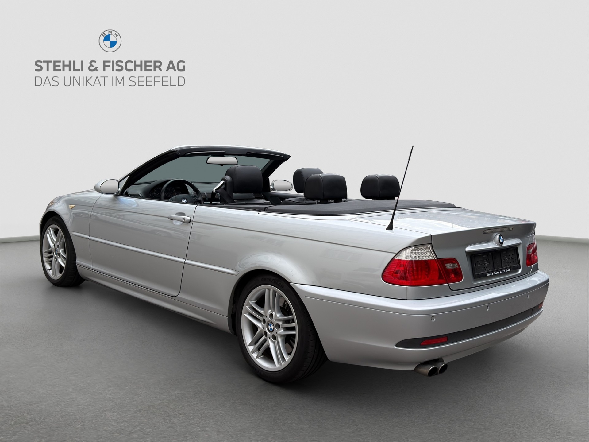 BMW 330Ci Cabriolet-showroom-element-3