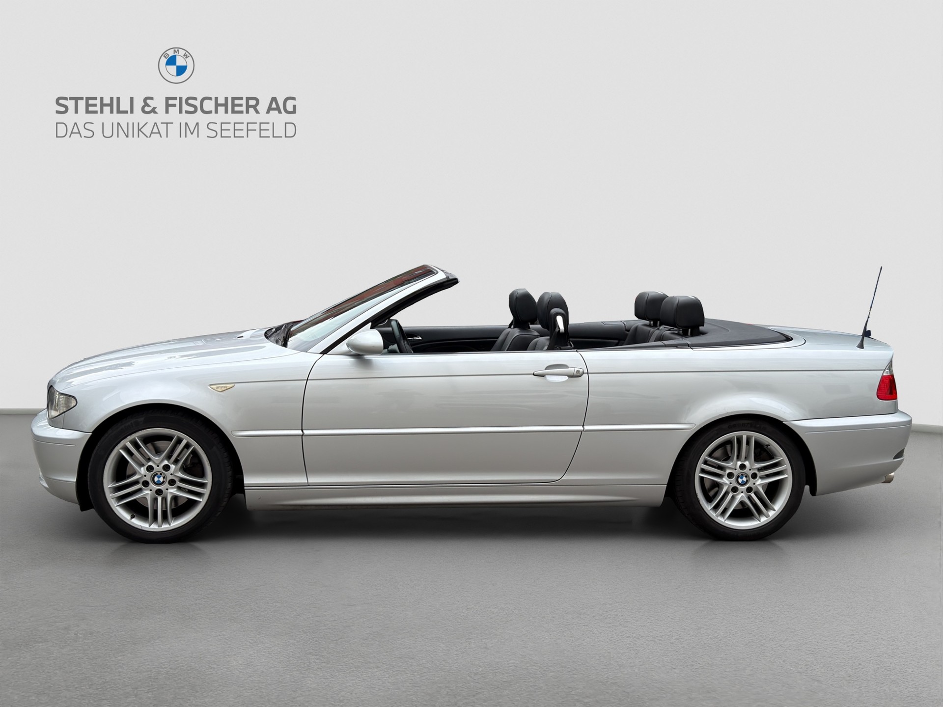 BMW 330Ci Cabriolet-showroom-element-2