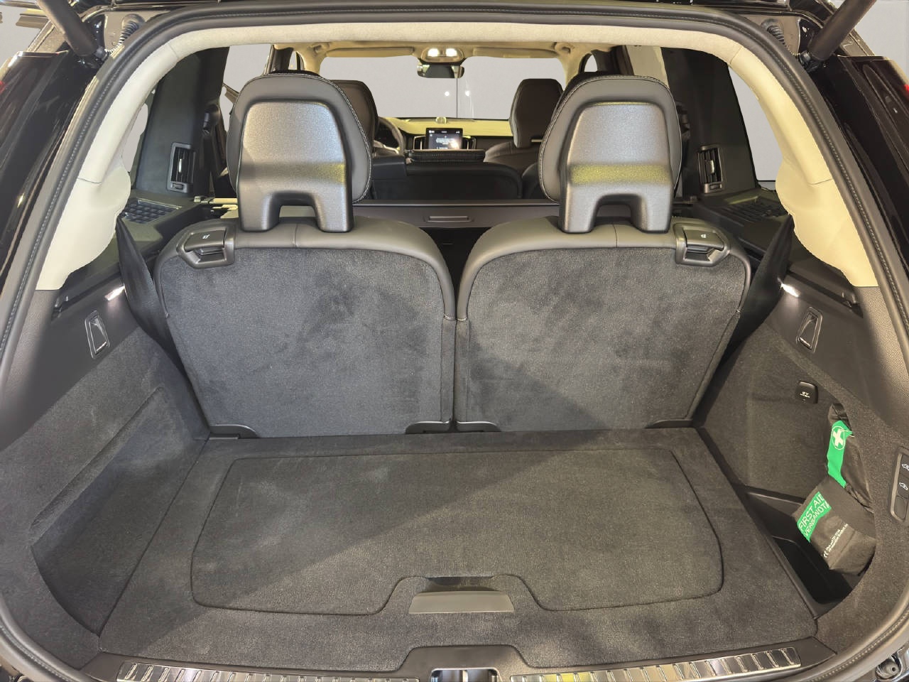 VOLVO XC90 2.0 T8 TE Ultra Dark eAWD-image-9