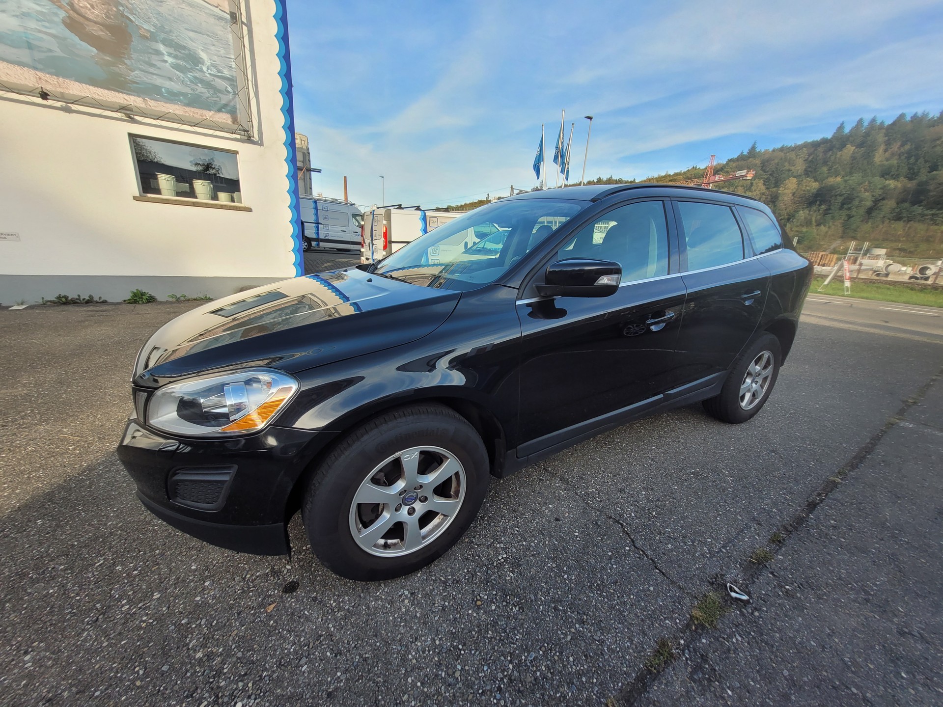 VOLVO XC60 D5 AWD Momentum Geartronic-image-9