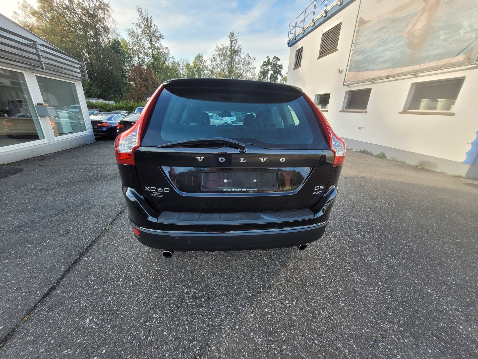 VOLVO XC60 D5 AWD Momentum Geartronic-image-6