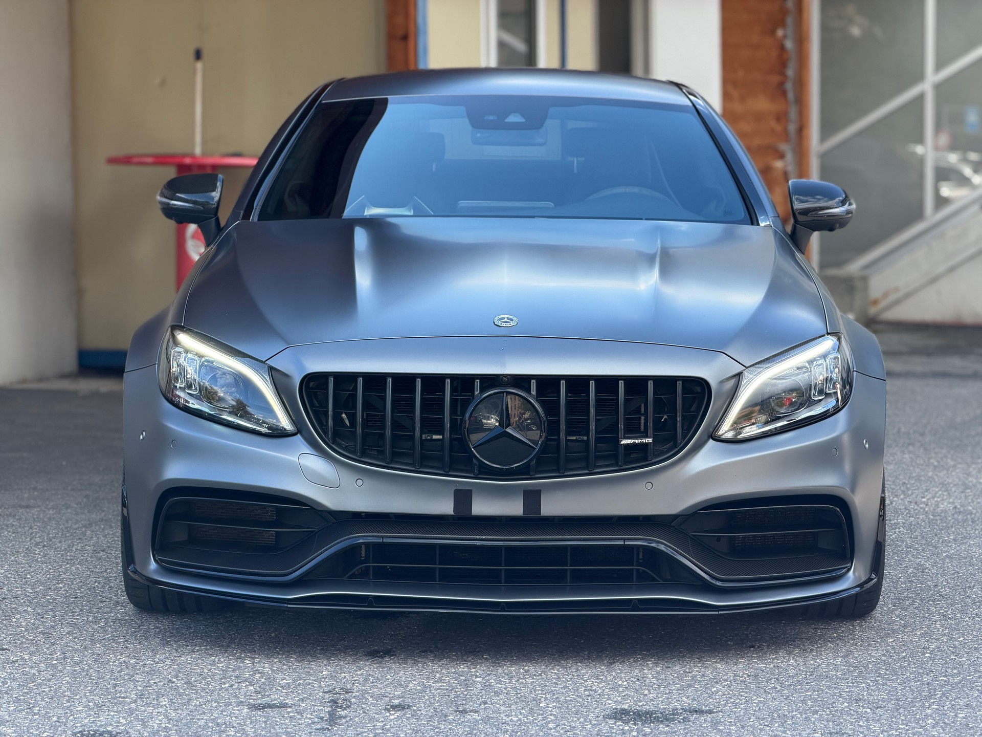 MERCEDES-BENZ C 63 S AMG 9G-tronic-showroom-element-1