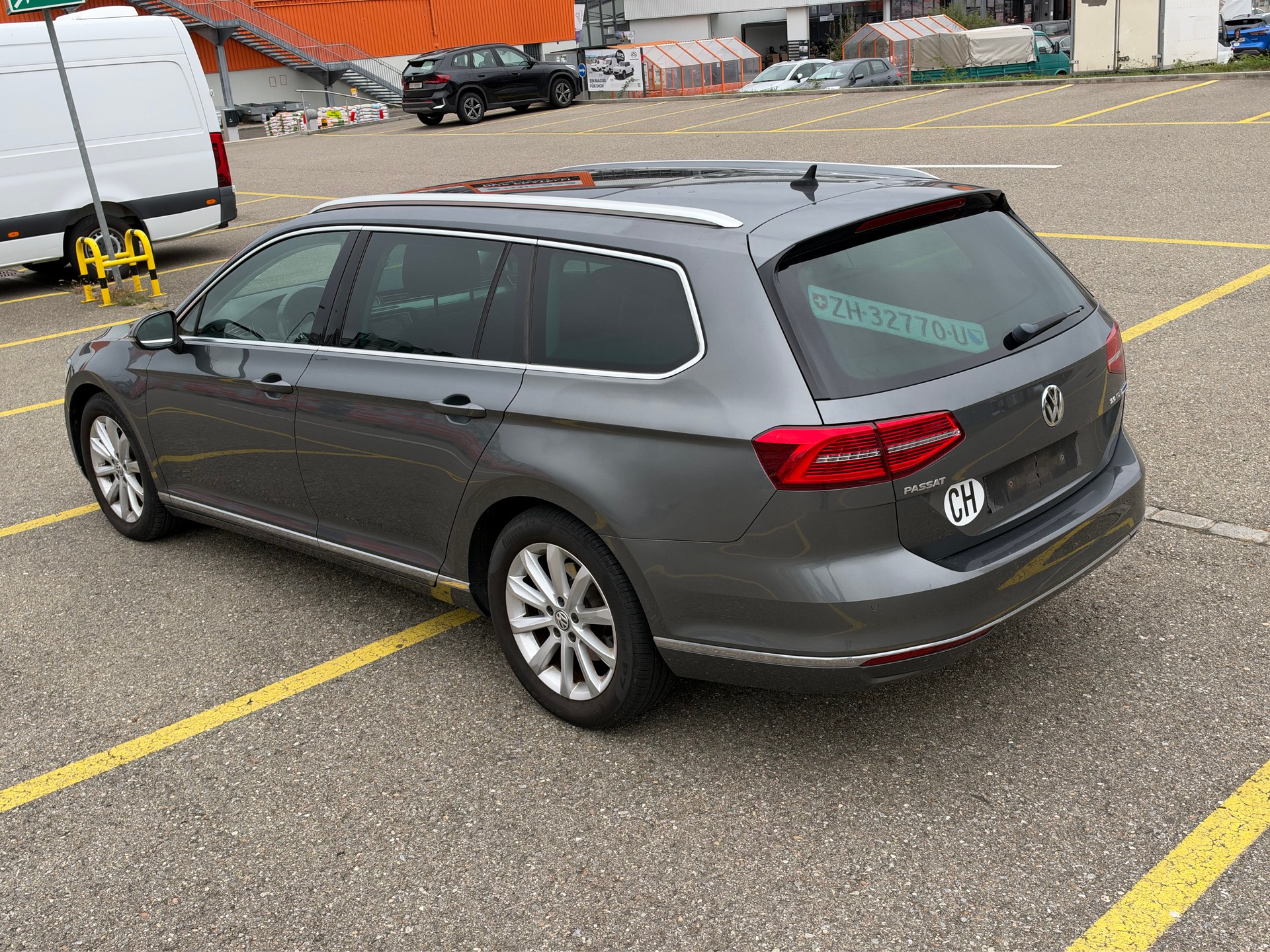 VW Passat Variant 2.0 TDI BMT Comfortline DSG-image-9