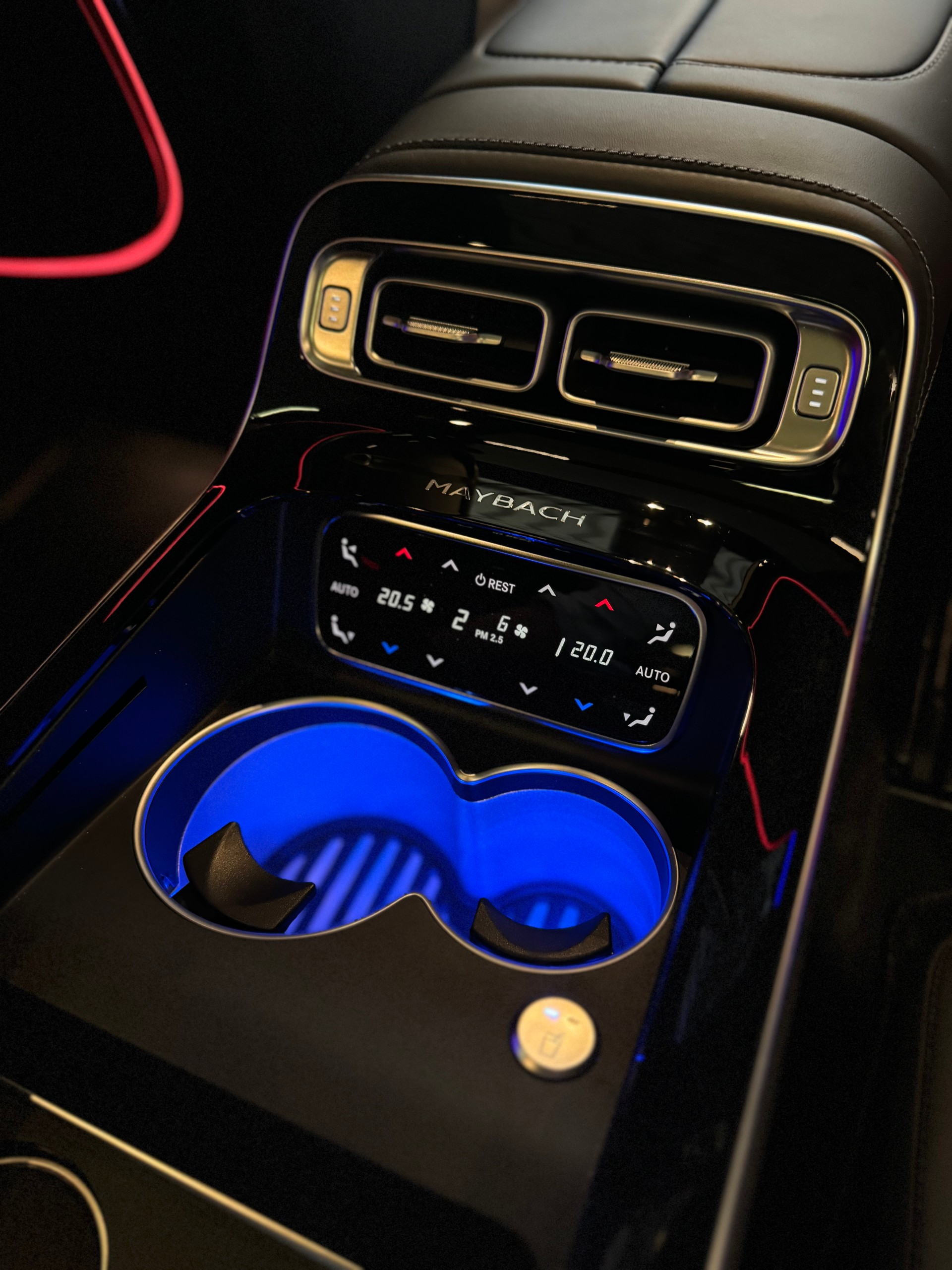 MERCEDES-BENZ Maybach 4-Matic 9G-Tronic Frist Class Fond-image-26