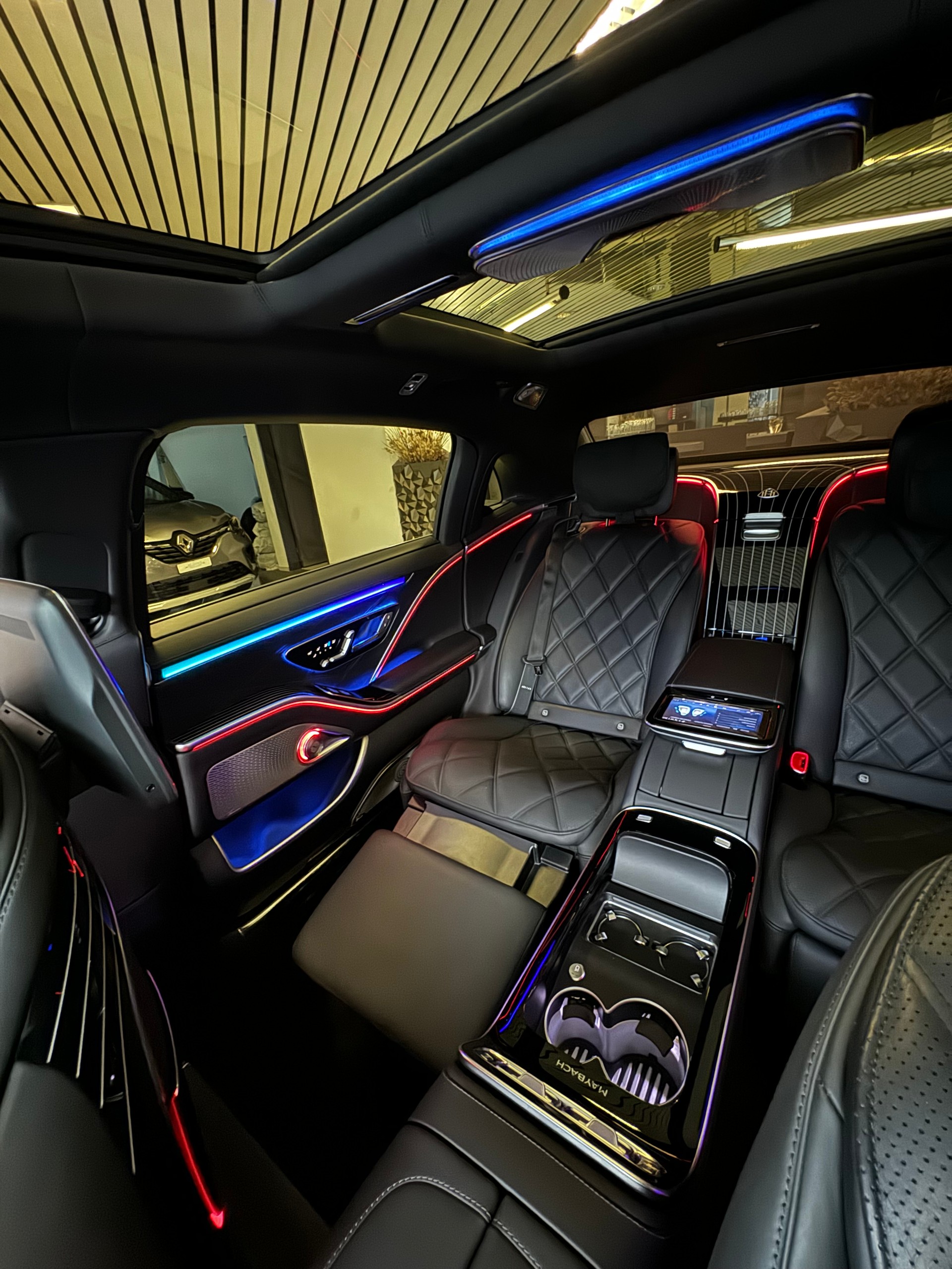 MERCEDES-BENZ Maybach 4-Matic 9G-Tronic Frist Class Fond-image-12