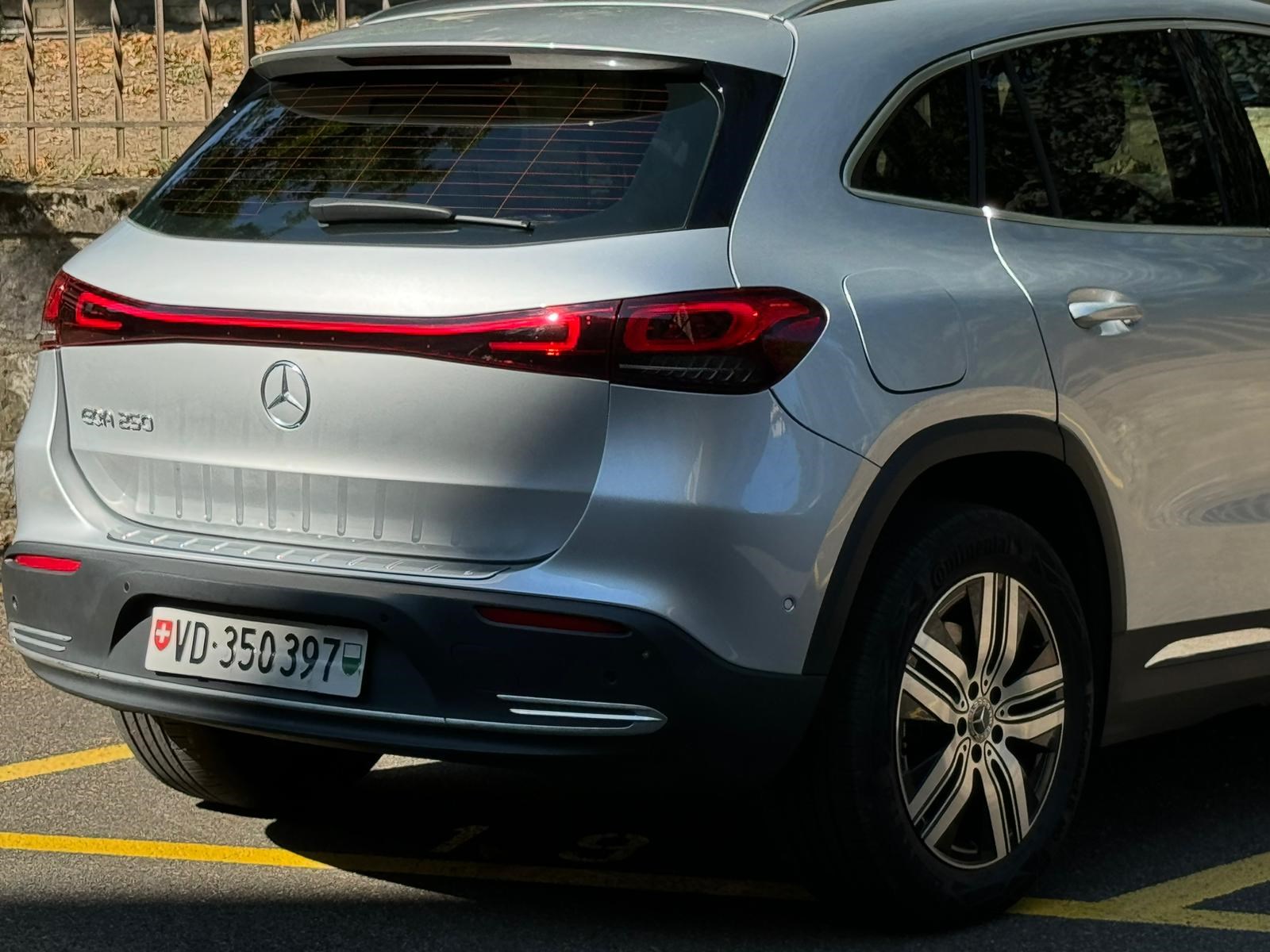 MERCEDES-BENZ EQA 250-image-1