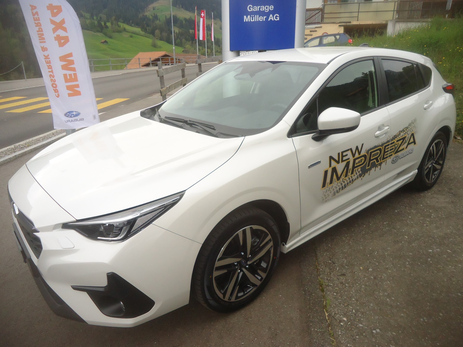 SUBARU Impreza 2.0 e-Boxer Swiss Plus AWD Lineartronic-image-2