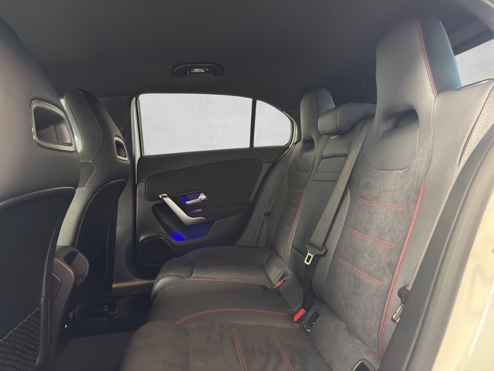 MERCEDES-BENZ A 250 4Matic 8G-DCT-image-10