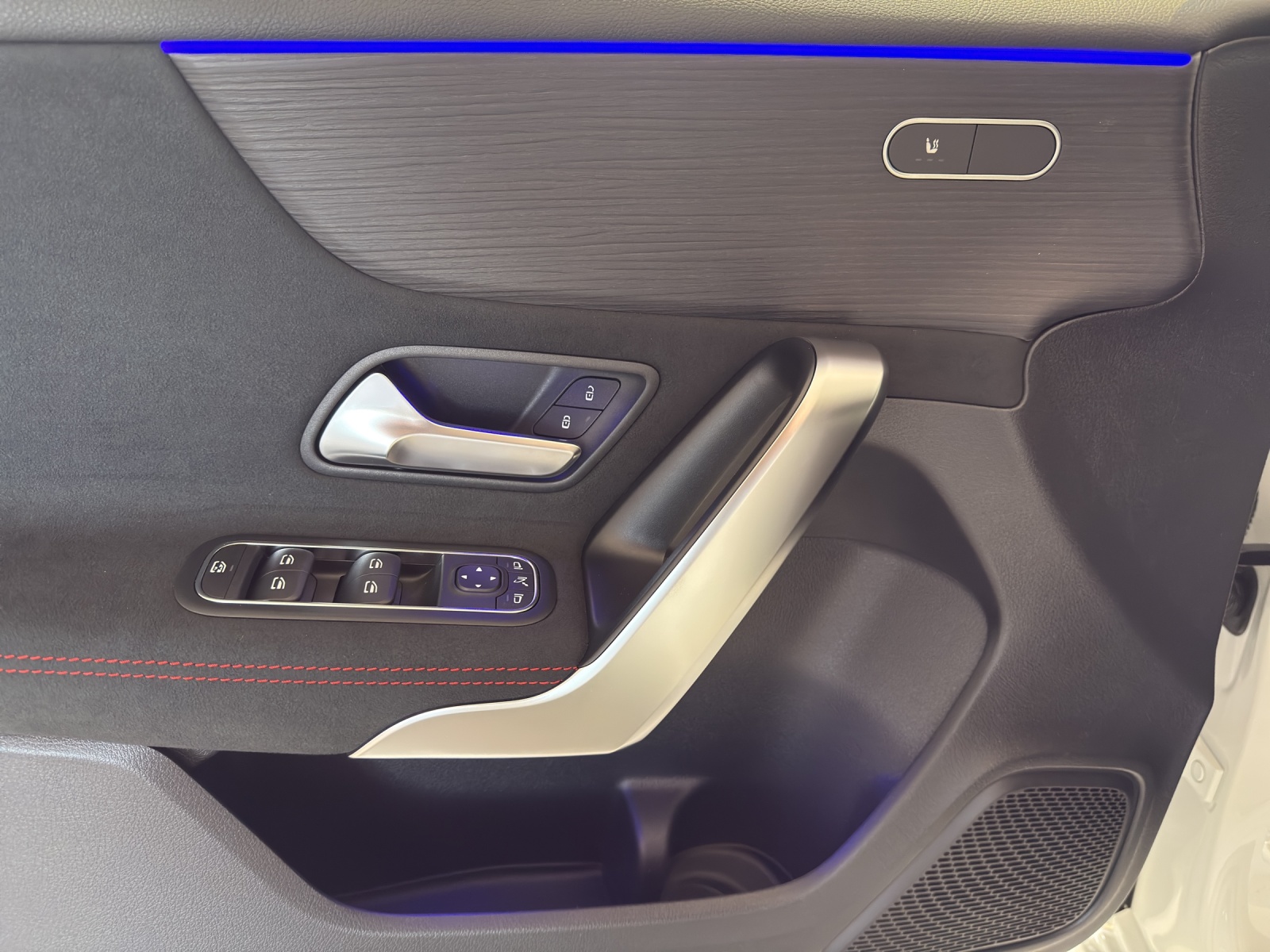 MERCEDES-BENZ A 250 4Matic 8G-DCT-image-8