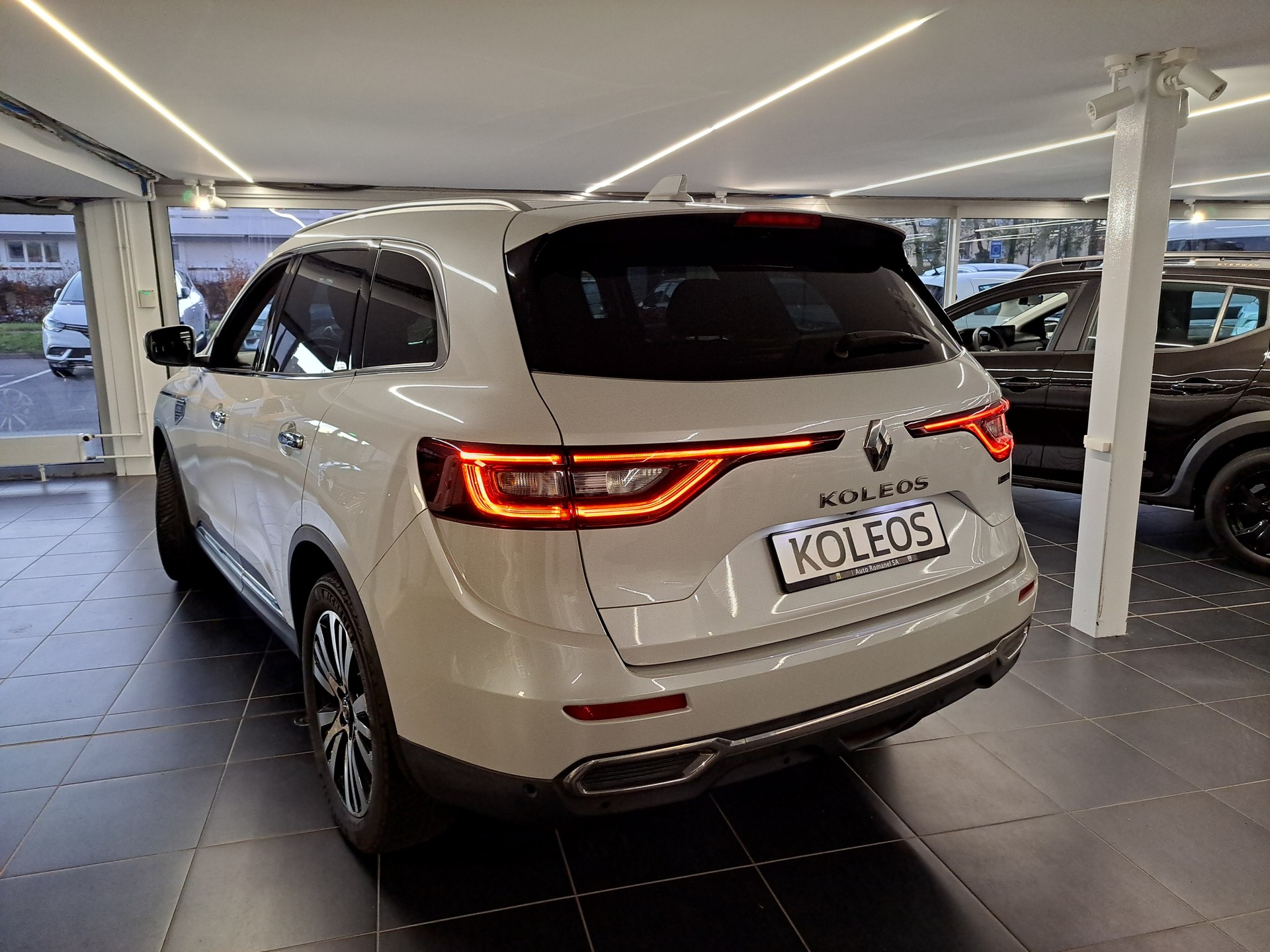 RENAULT Koleos 2.0 dCi Initial Paris 4x4 Xtronic CVT-image-2